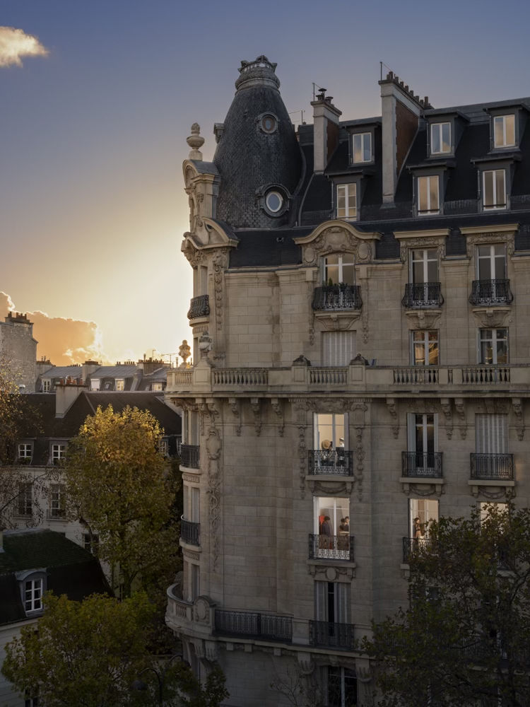 Gail Albert Halaban, Moving In, 2022