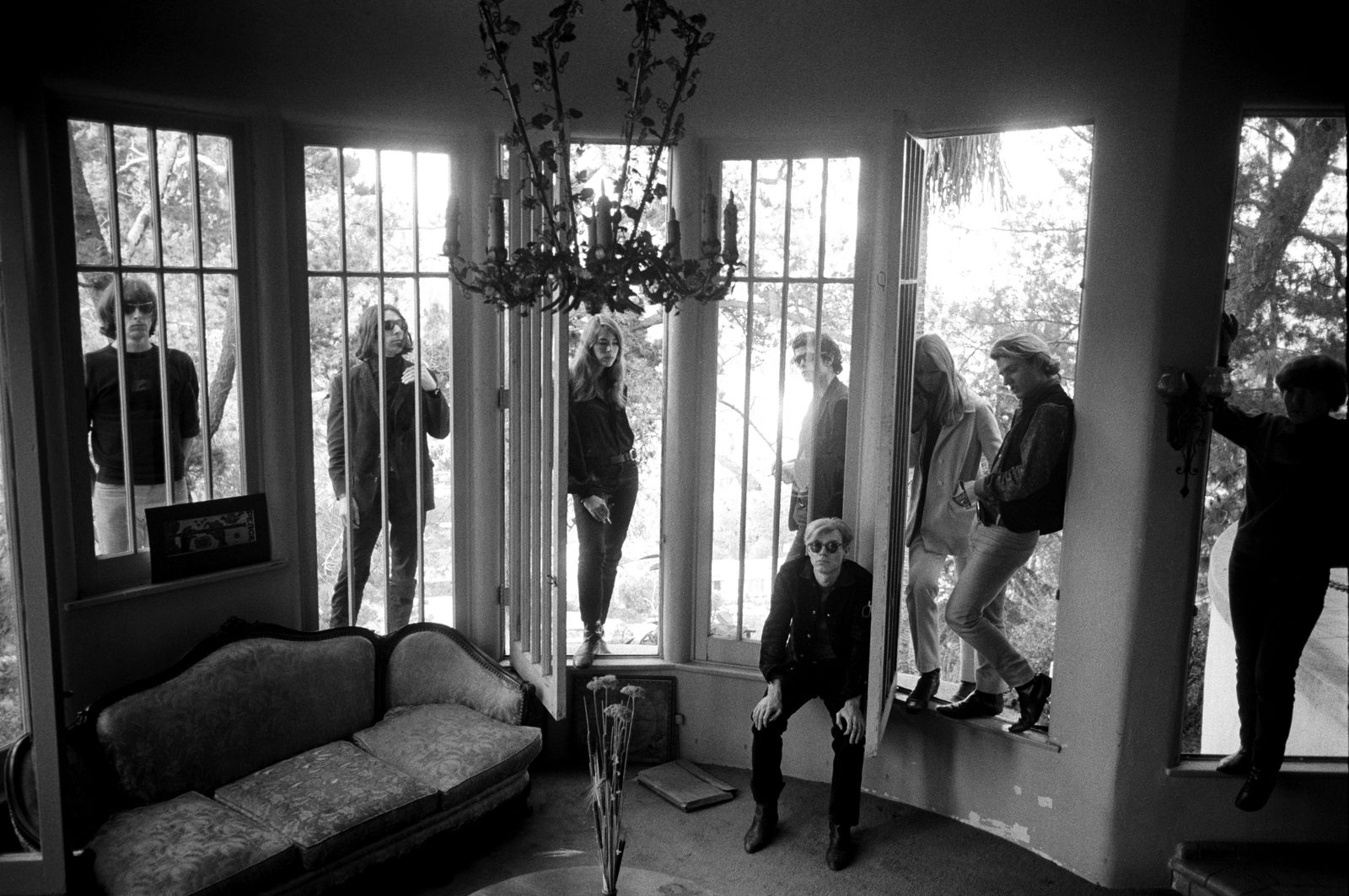 Steve Schapiro, Andy Warhol and the Velvet Underground at the Window, 1966