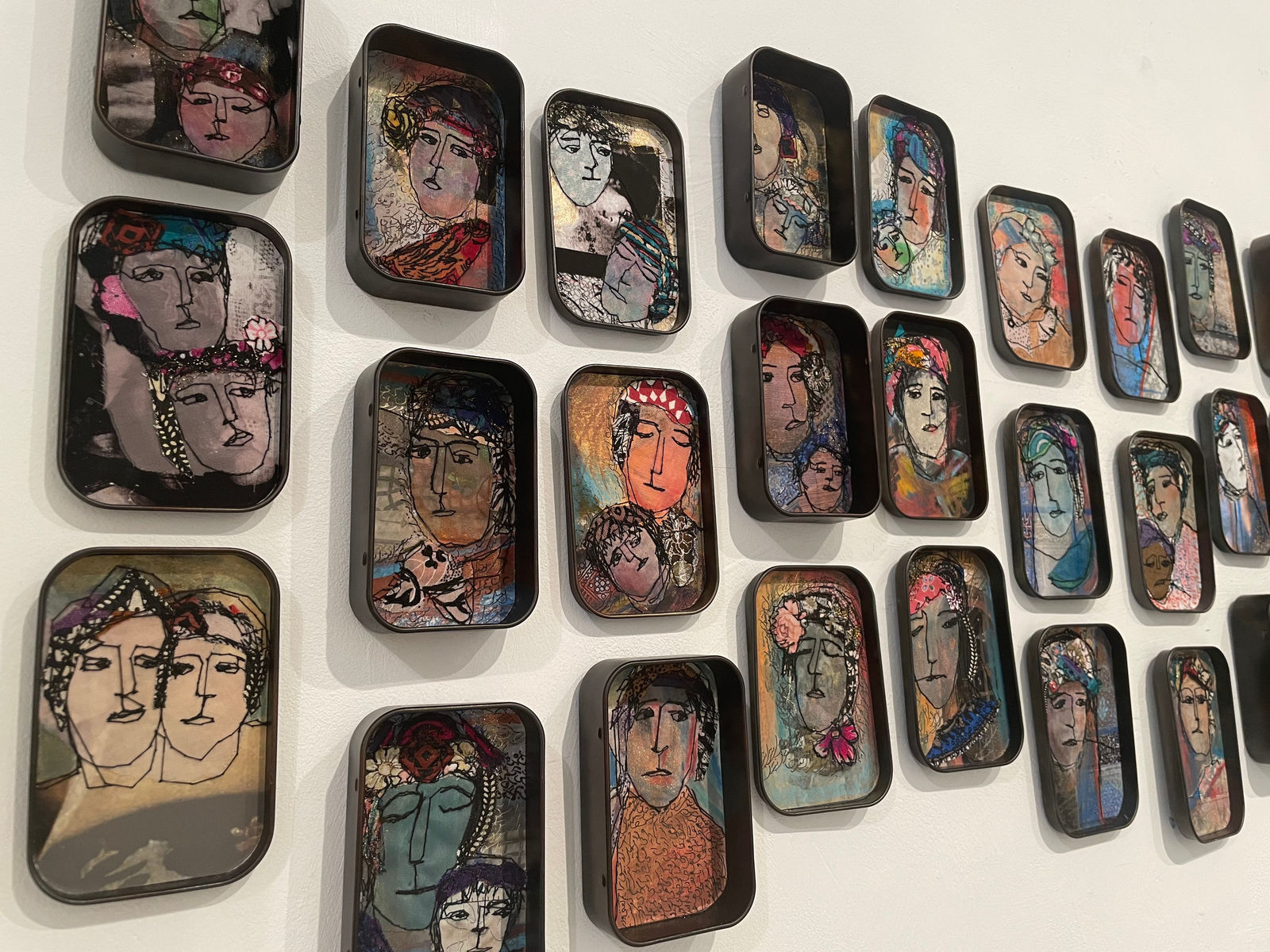 Batool Showghi, Captured in a Box