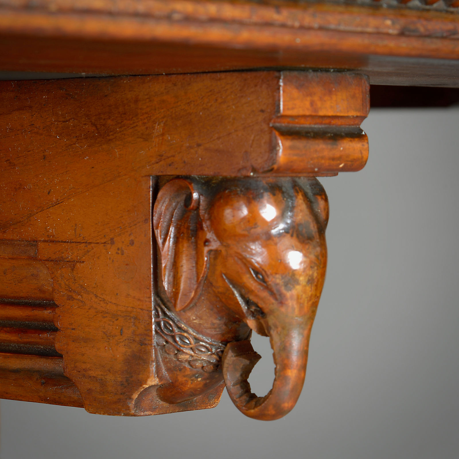 UNUSUAL ANGLO-INDIAN CENTRE TABLE