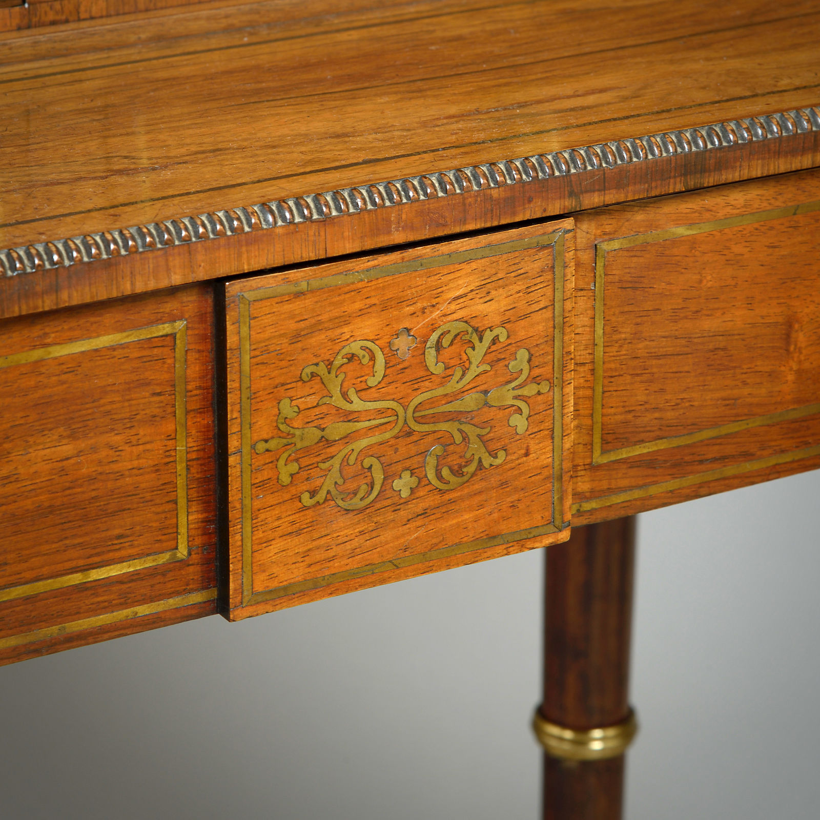 FINE PAIR OF REGENCY BONHEUR-DU-JOURS