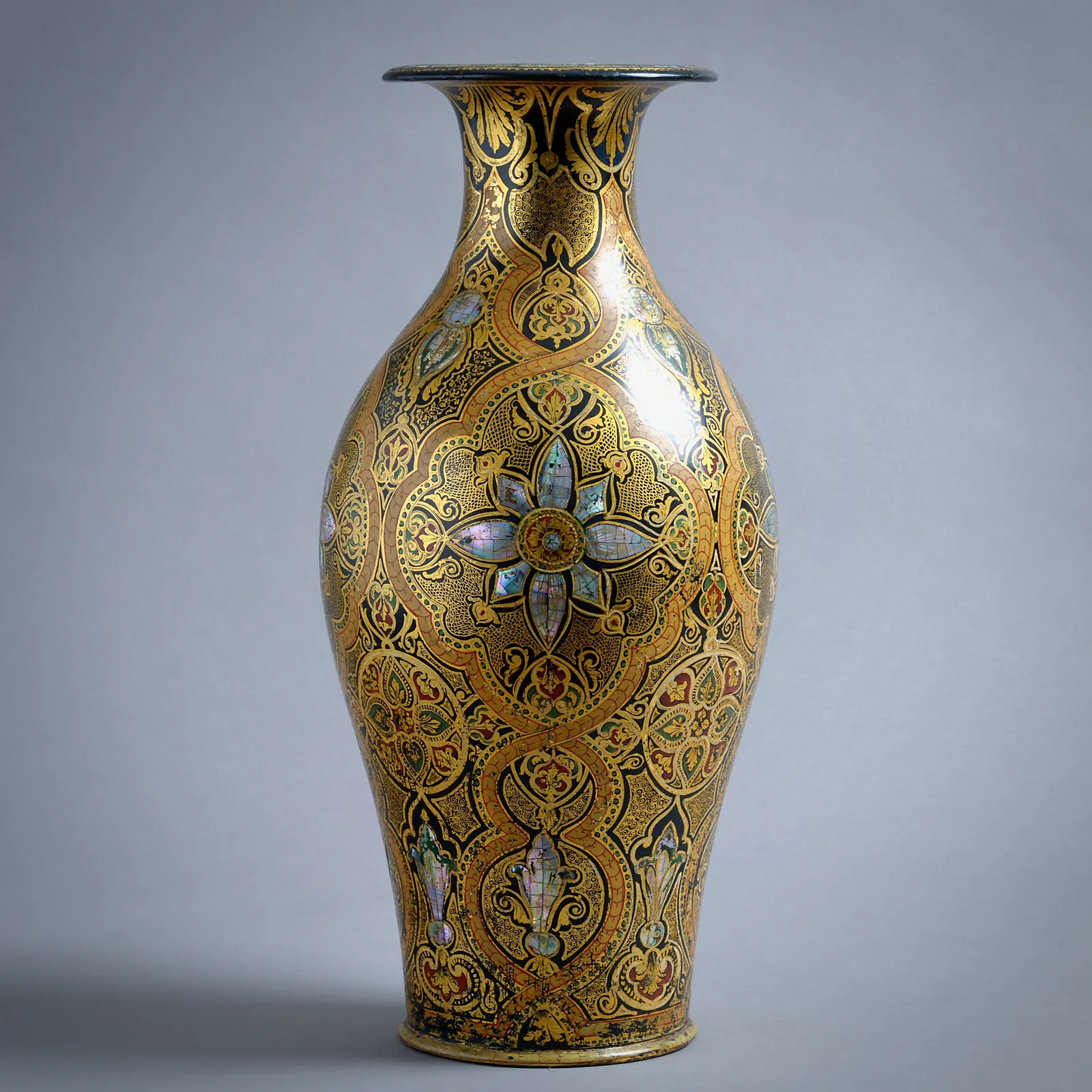 VICTORIAN MOTHER-OF-PEARL INLAID PÂPIER-MACHÉ VASE