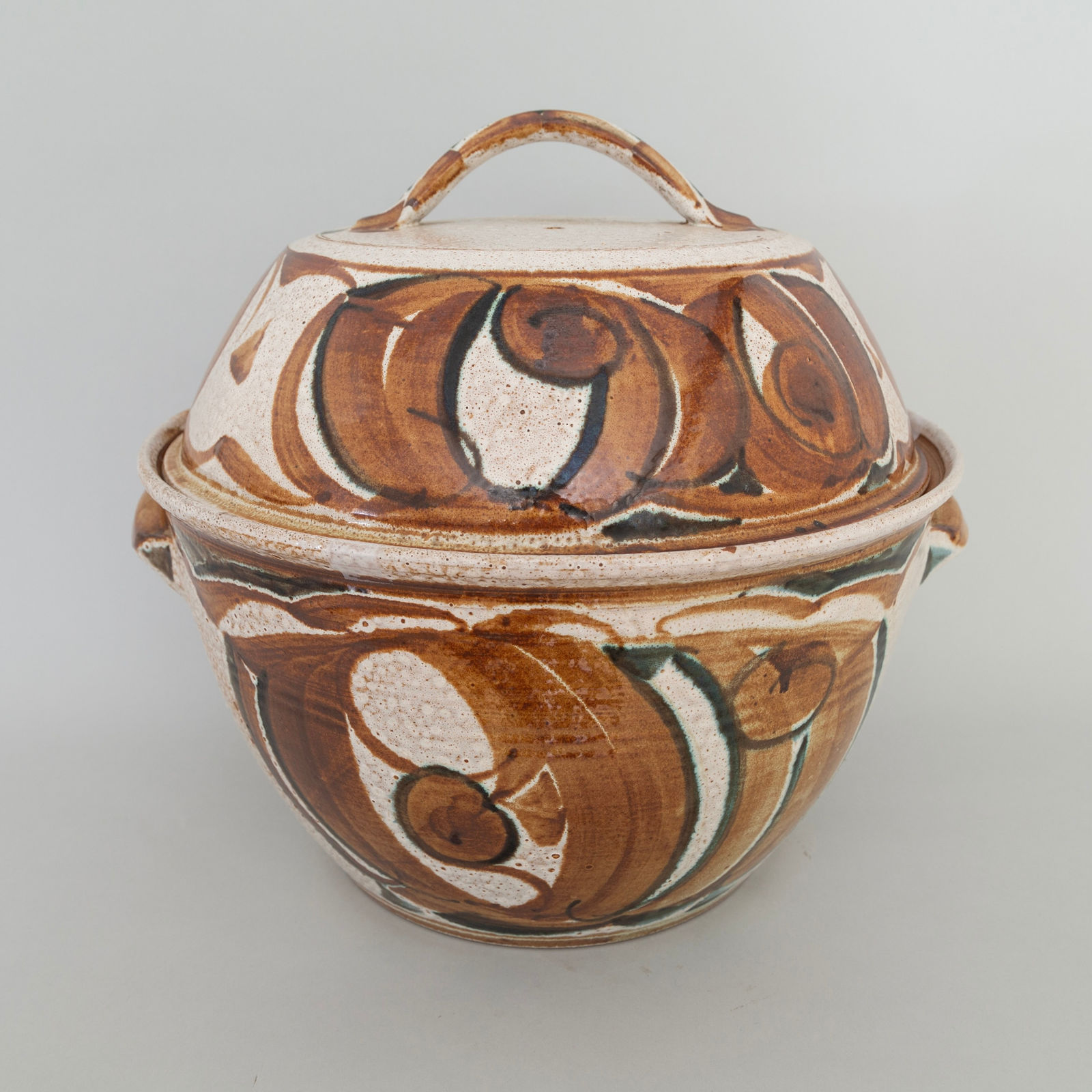 Aldermaston Pottery, A large Aldermaston Pottery twin-handled bread crock and cover