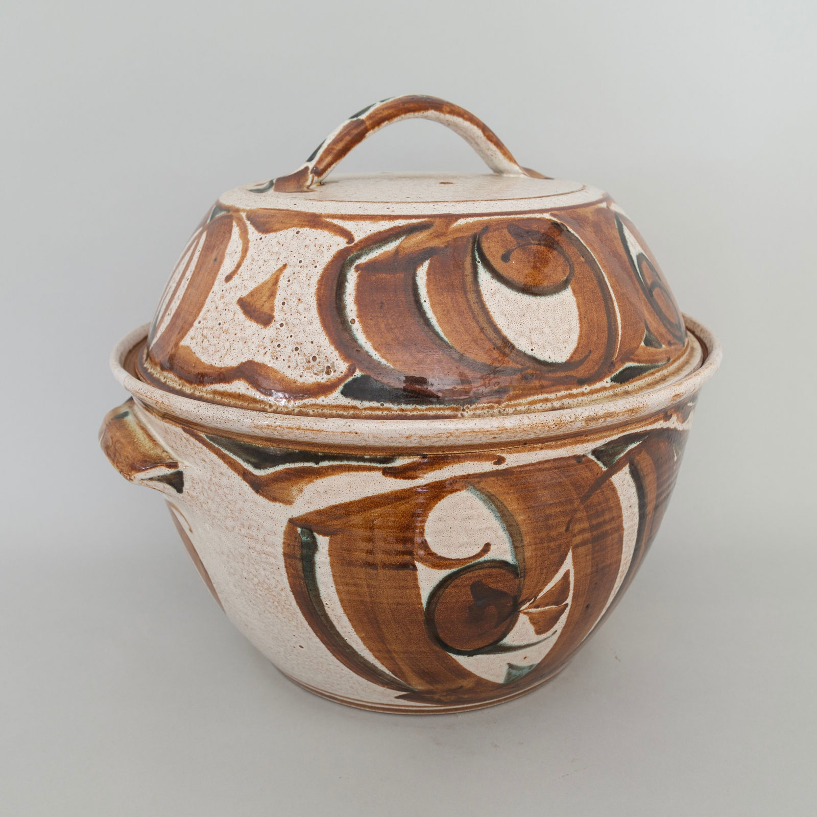 Aldermaston Pottery, A large Aldermaston Pottery twin-handled bread crock and cover
