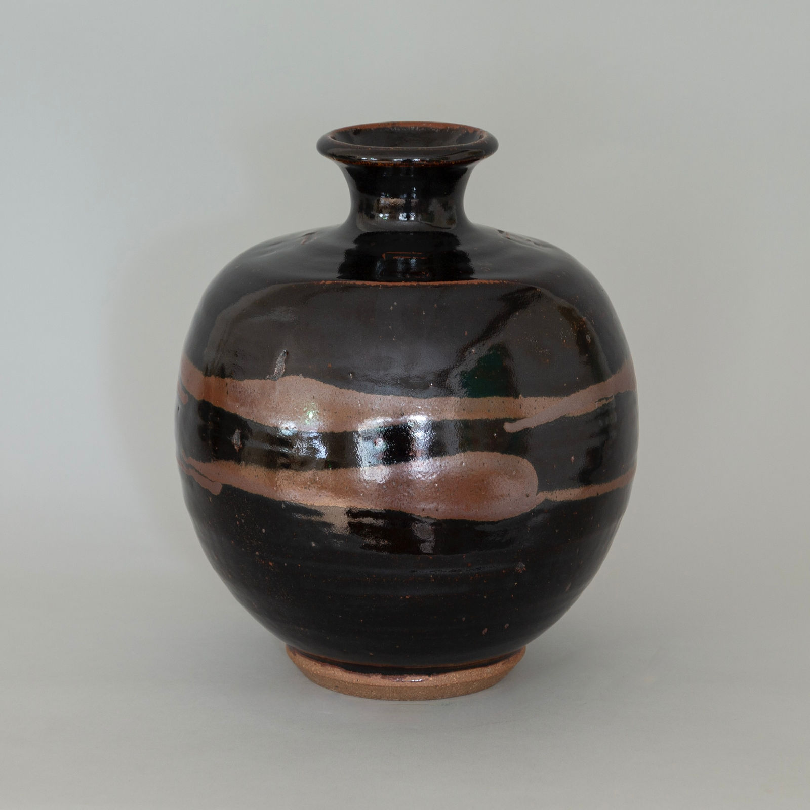 William Plumptre, Black Paddled Bottle, 2025