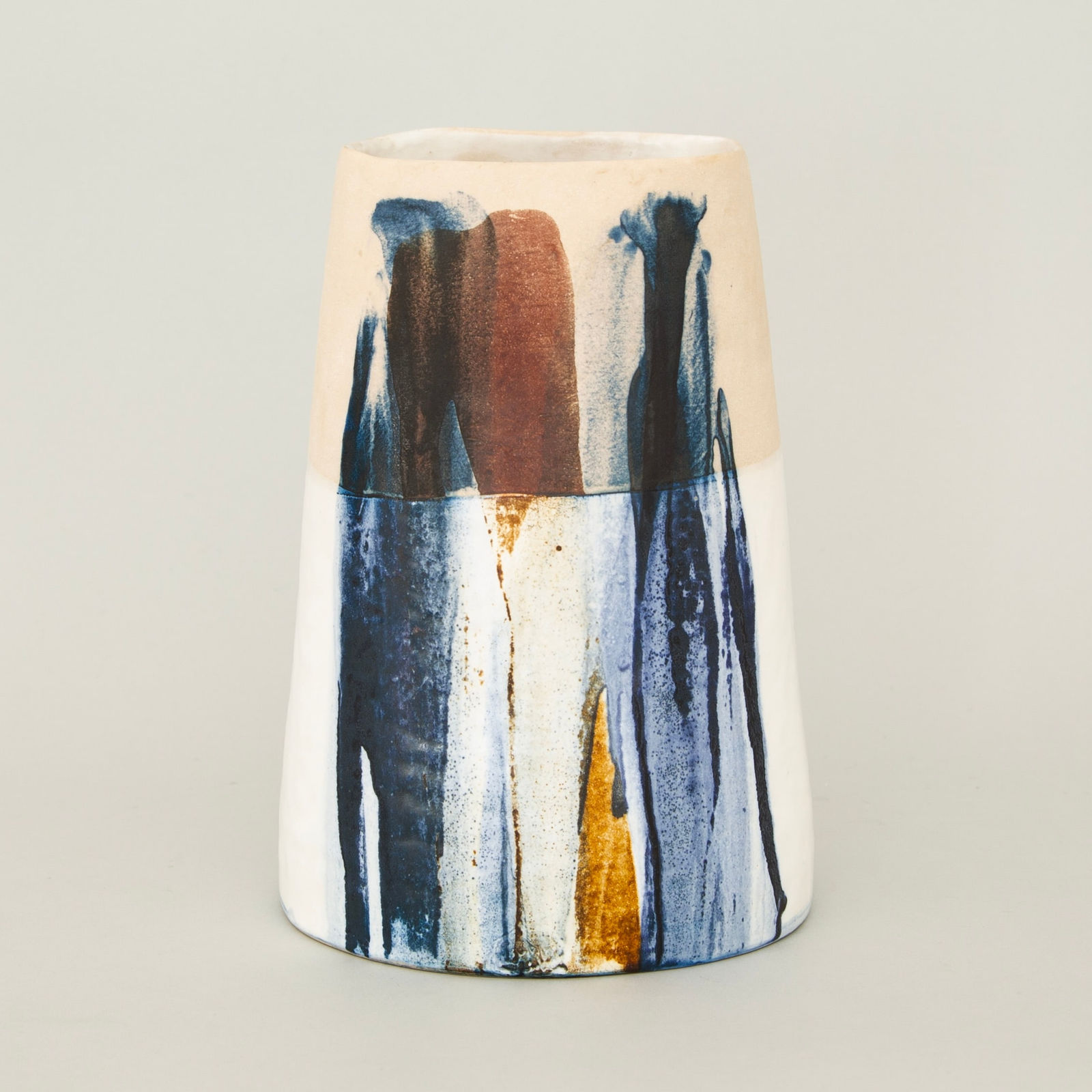 Leslie McKinley Howell, Blue abstract vessel, 2018