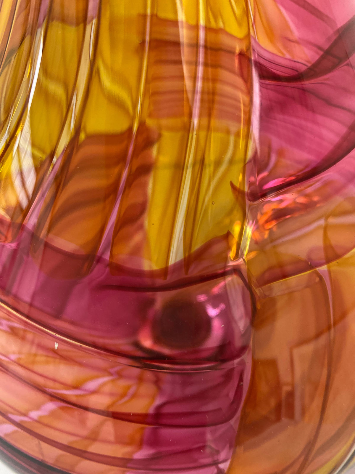 Bob Crooks, Spinning Top vase - ruby & amber