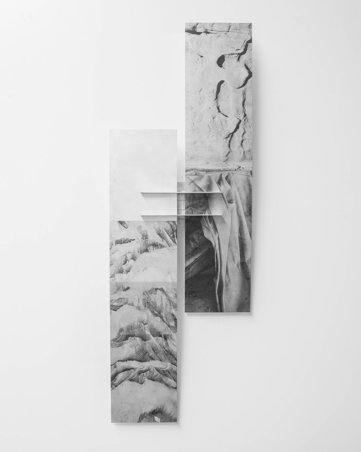 Sybren Vanoverberghe, Display Screen - Wall Sculpture 02, in co-lab with Bram Vanderbeke, 2024