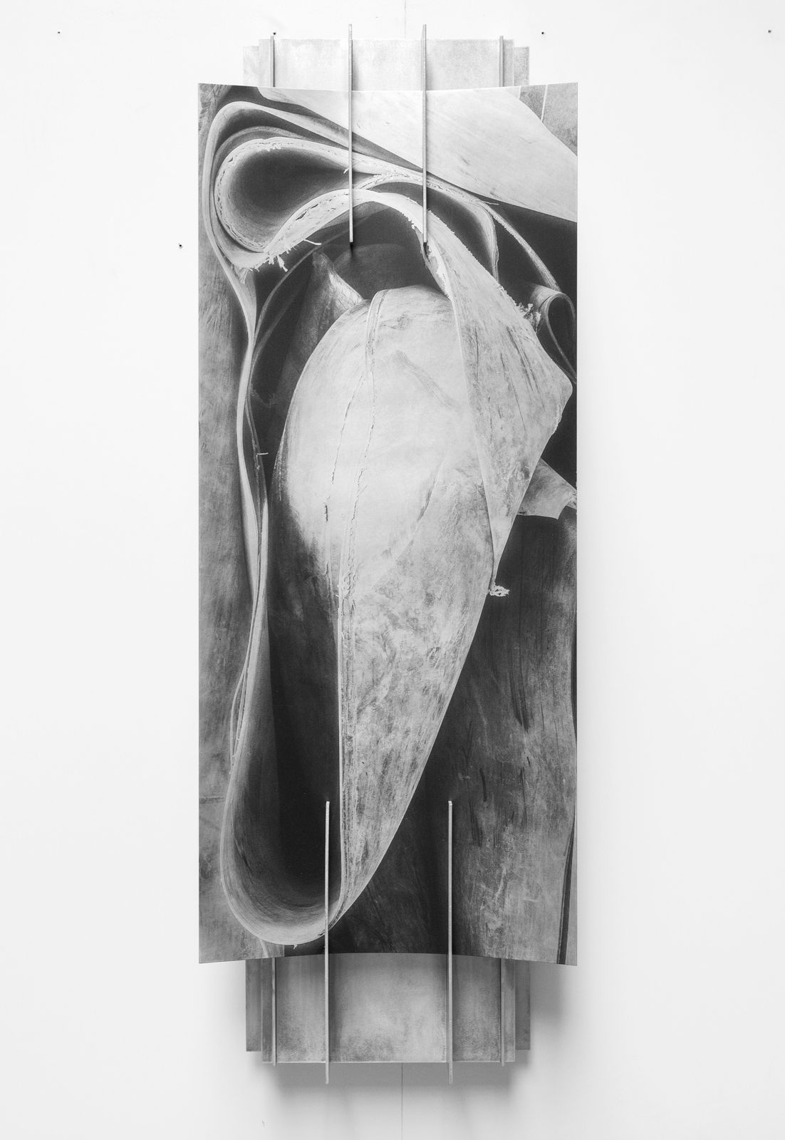 Sybren Vanoverberghe, Sybren Vanoverberghe co lab with Bram Vanderbeke - Display Screen Wall Sculpture 01, 2023