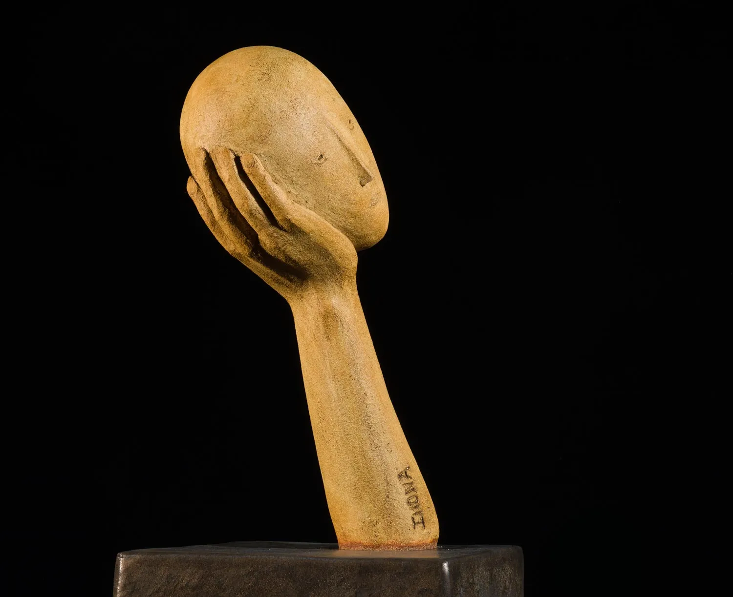 Illona Morrice, Head in Hand, 2021