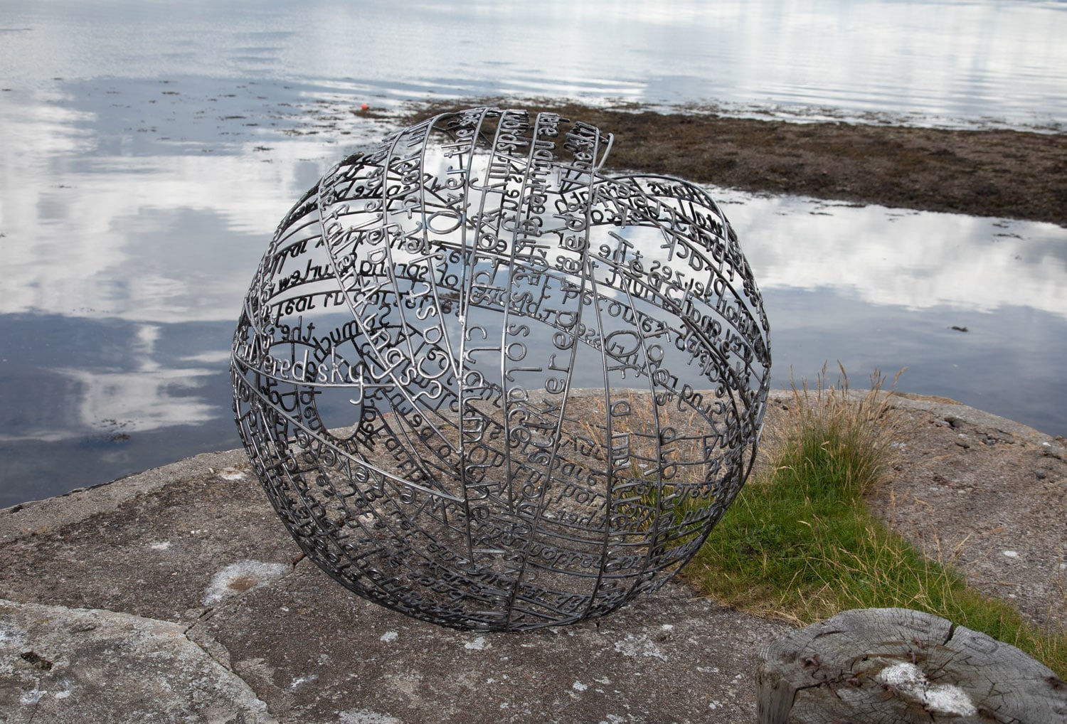 Helen Denerley, Haiku sphere, 2023