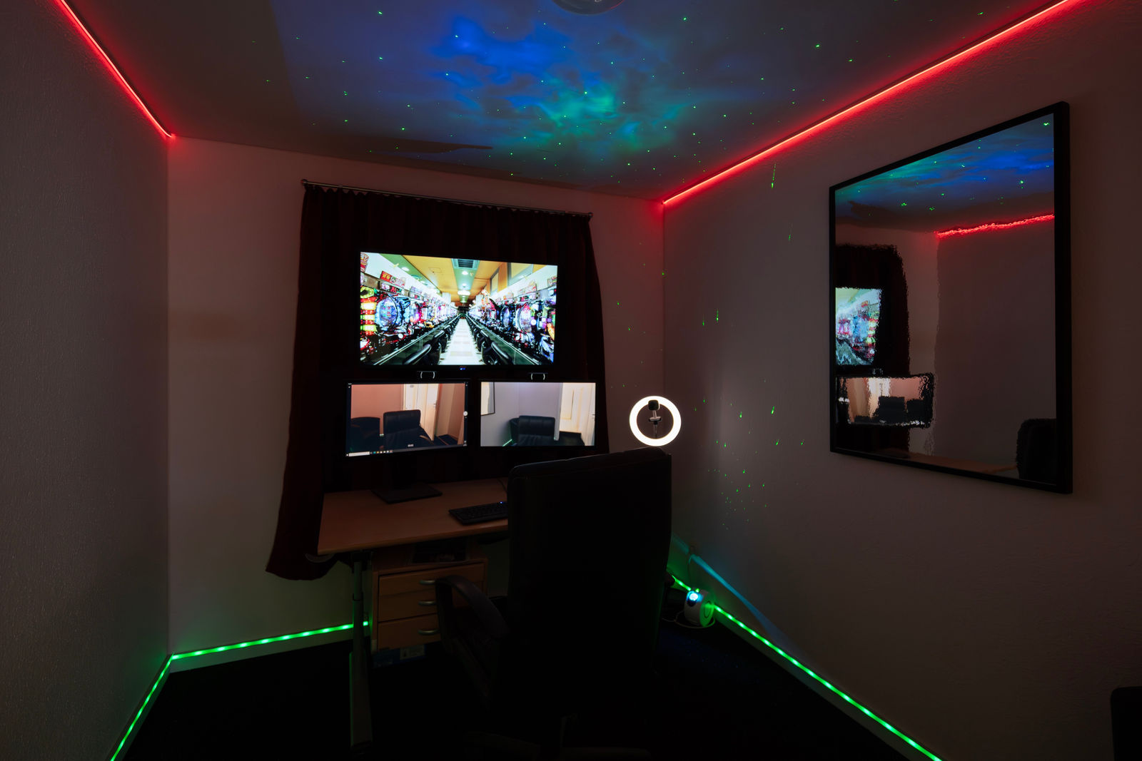 Gregor Schneider, STREAMING ROOM, 2025