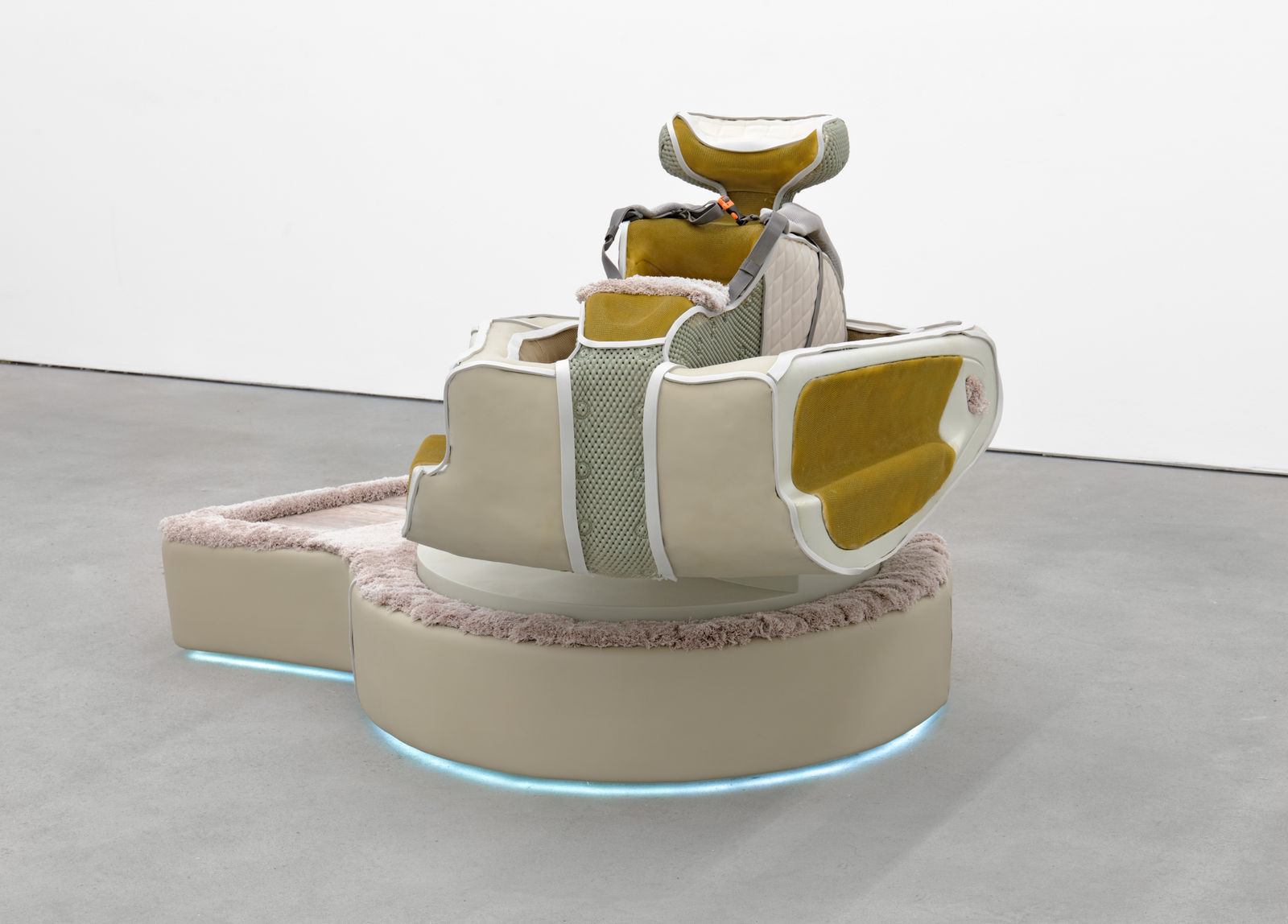 Anna Uddenberg, Sisterunit on Fly, 2017