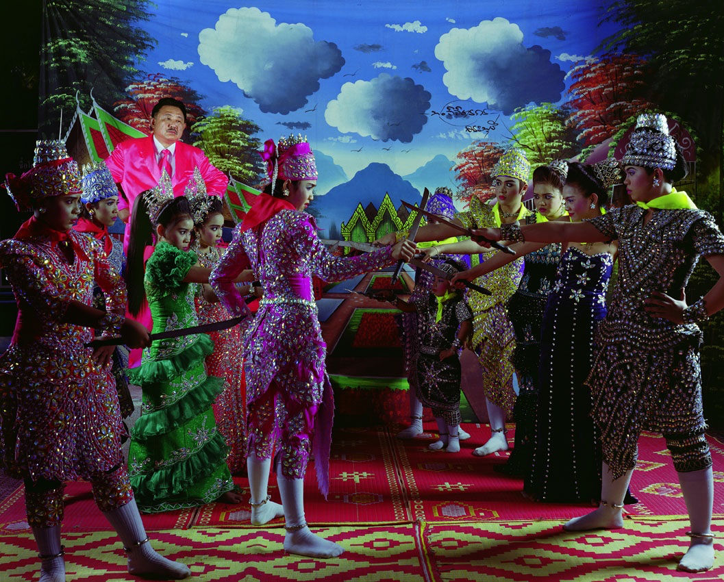 Manit Sriwanichpoom, Pink Man Opera # 7. Egging on people to dance, pounding a boat to spring a leak, 2009