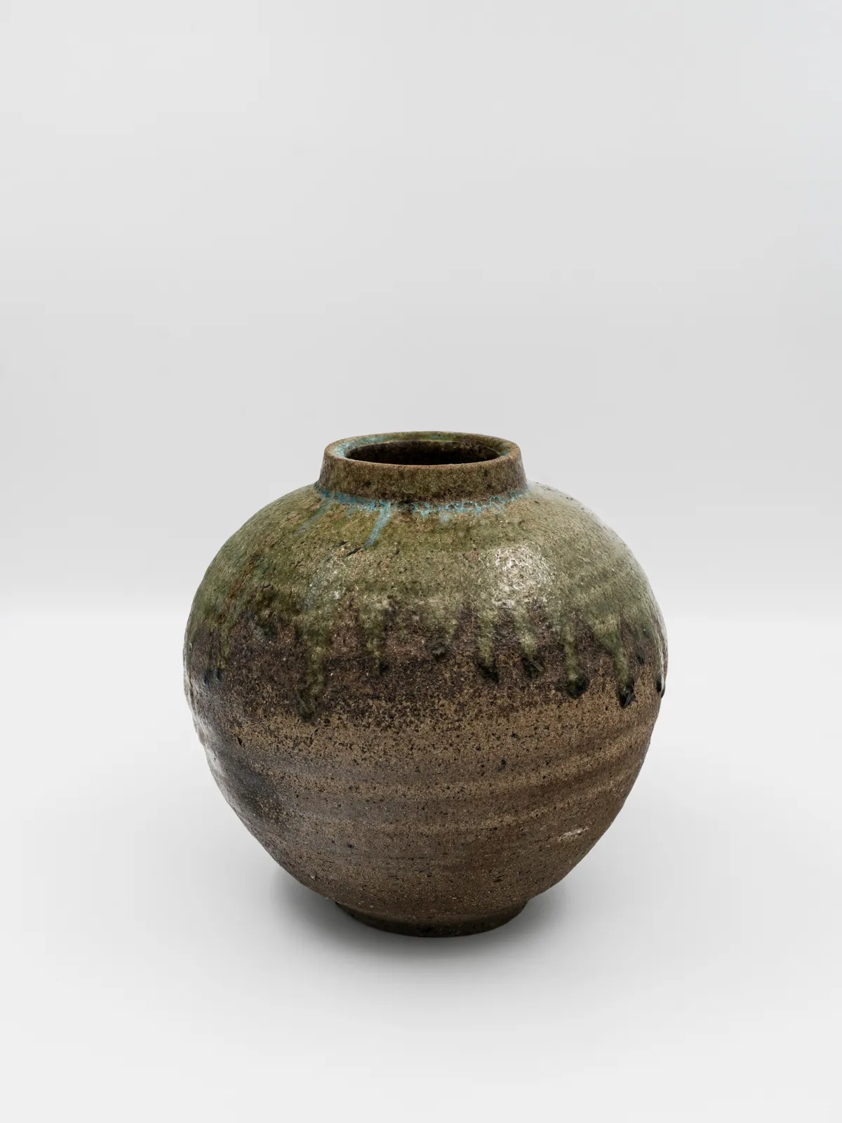 Shoji Kamoda, Ash-glazed jar, ca. 1968