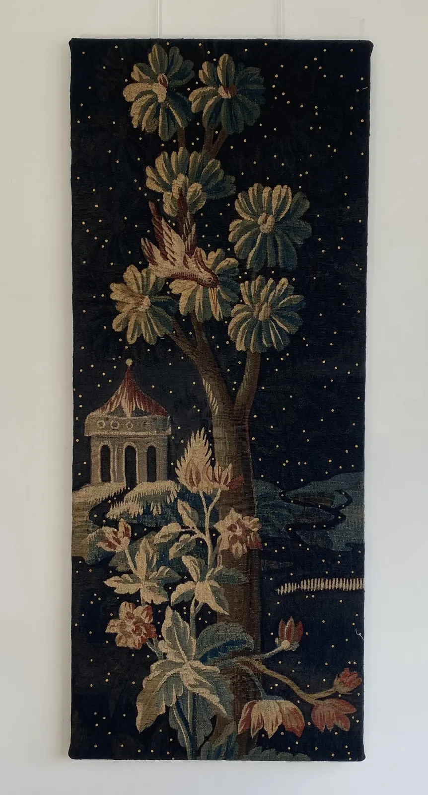 Renaud Auguste-Dormeuil, Tapisserie dite du premier vol, Hope It Was Worth It (Ciel du 1 décembre 1610 - découverte de la nébuleuse d’Orion depuis le mont Sainte Victoire), 2025