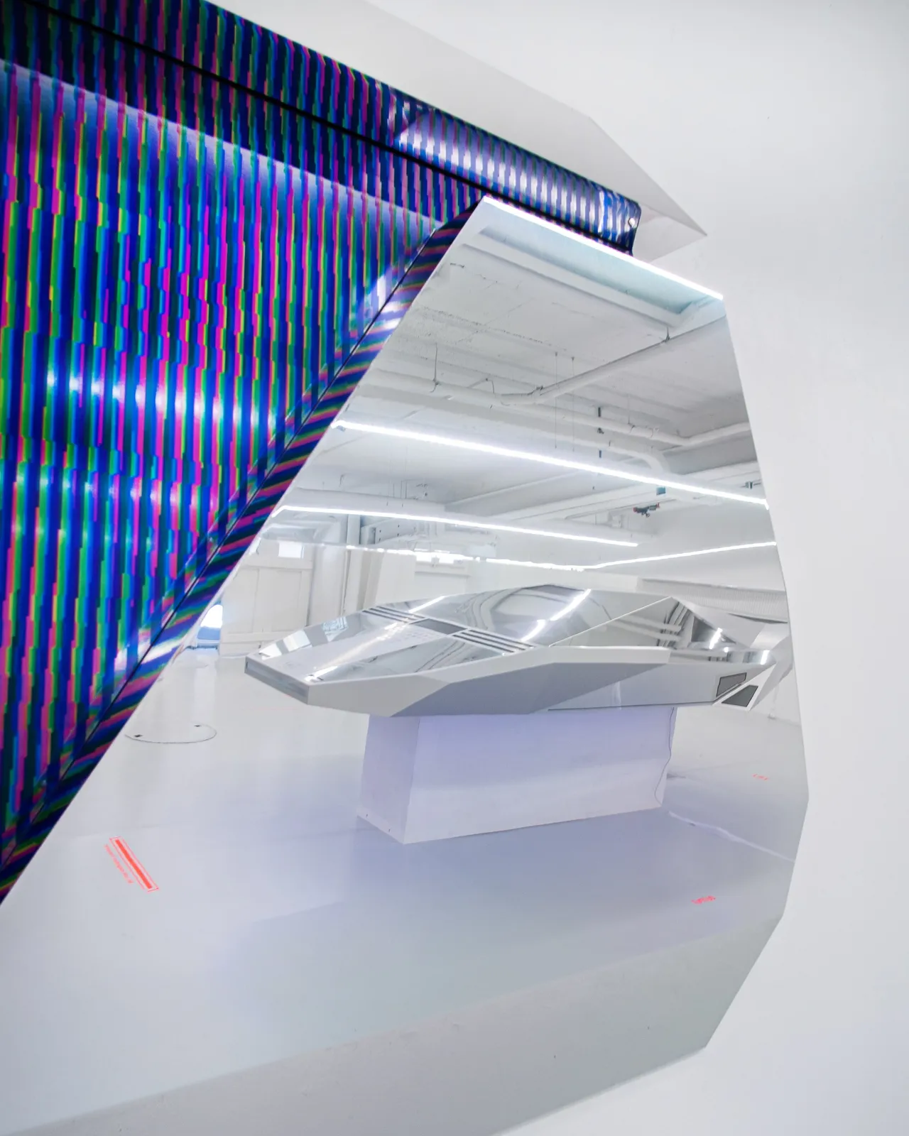 J. Demsky, TELETRANSPORTEER, 2023