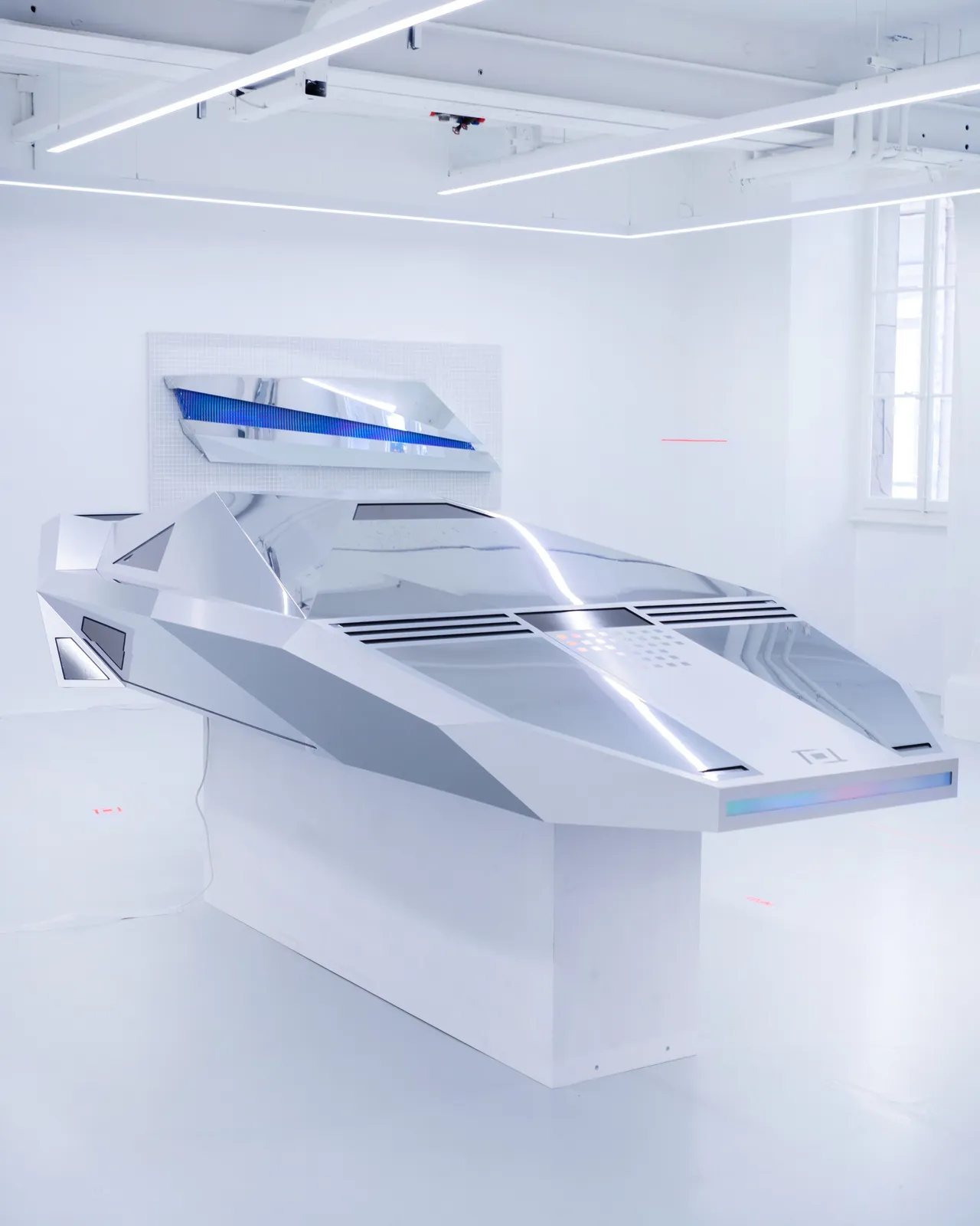 J. Demsky, TELETRANSPORTEER, 2023