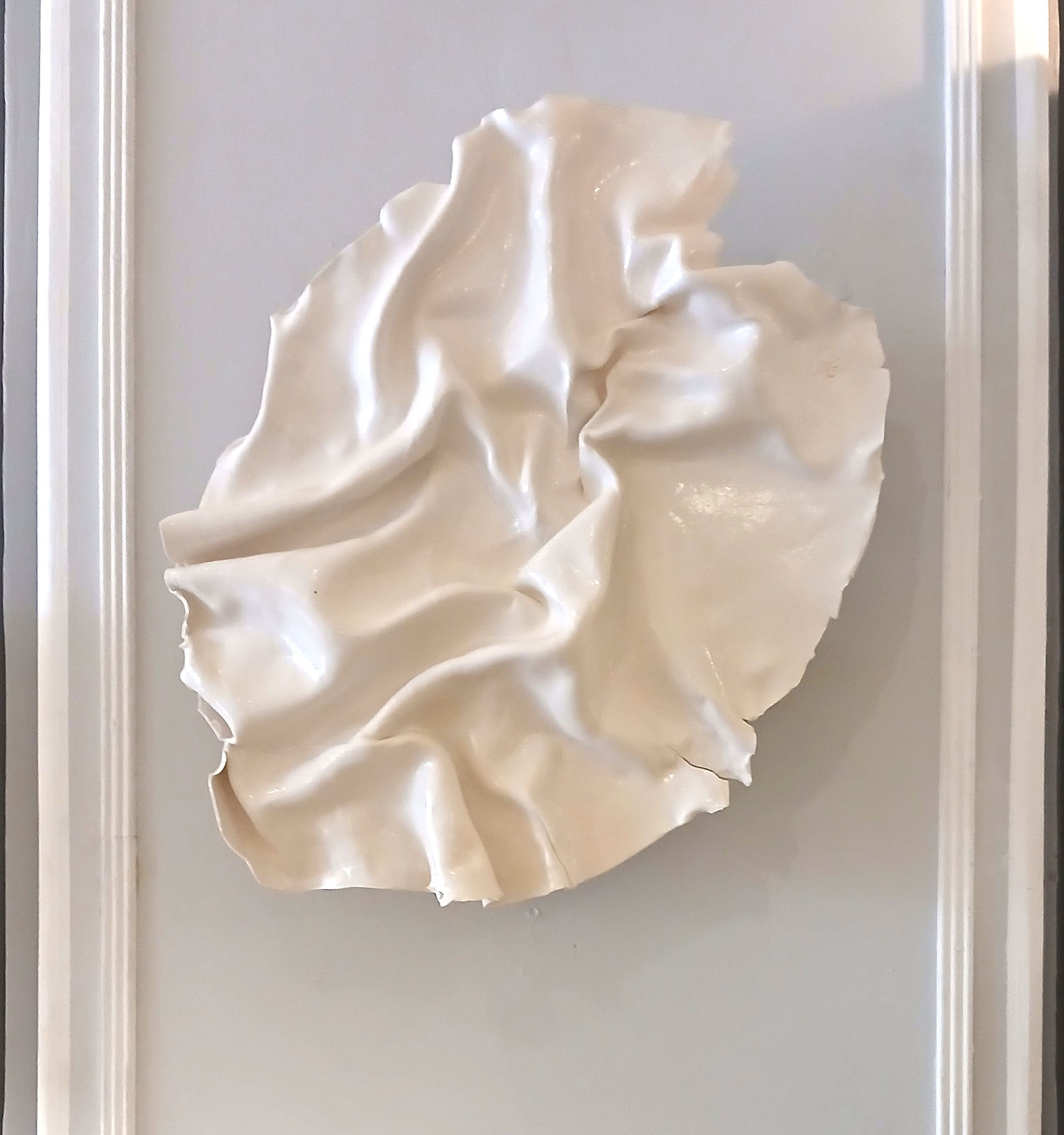 Dora Stanczel, Pair of Bespoke French Ceramic Draped Sconces, 21st century