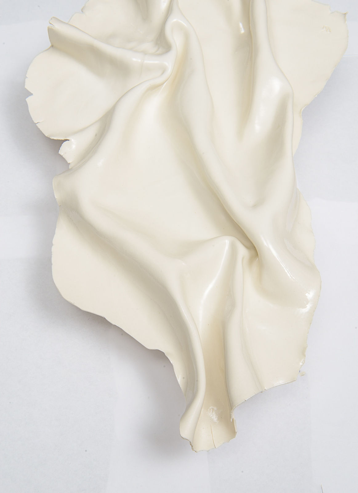 Dora Stanczel, Pair of Bespoke French Ceramic Froissé Sconces, 21st century