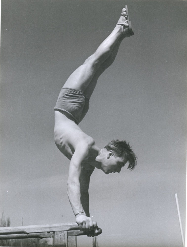 André Steiner Sans titre Tirage gélatino-argentique d'époque 24 x 18 cm 9.45 x 7.09 in