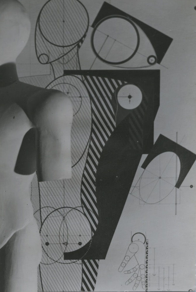 Joost Schmidt Plaster Torso and Working Drawing Tirage gélatino-argentique d'époque 7 x 10,5 cm Dim. papier: 7 x 10,5 cm