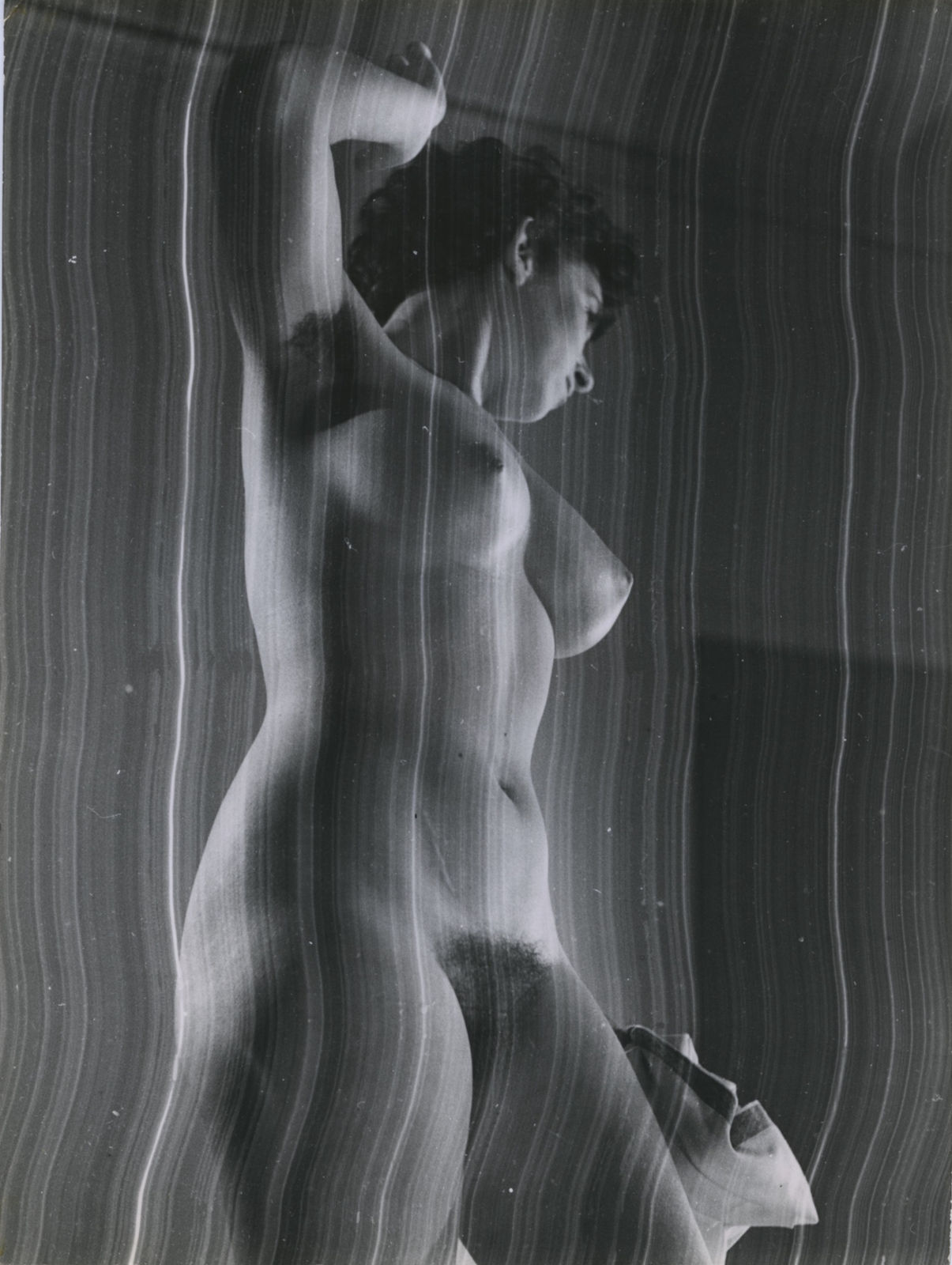 Pierre Boucher Nu rayé Tirage gélatino-argentique d'époque 24 x 17,9 cm Dim. papier: 24 x 17,9 cm