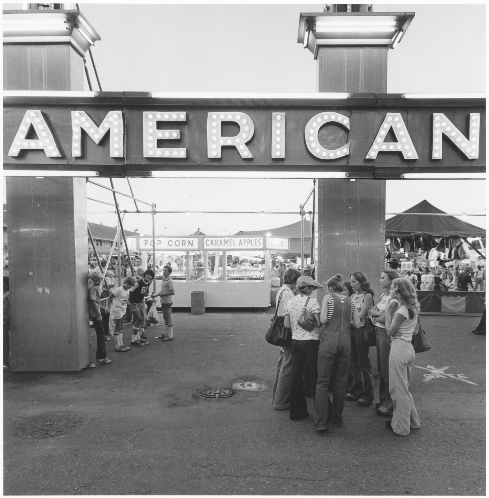 Tom Arndt Minnesota State Fair Tirage gélatino-argentique postérieur, réalisé par l'artiste 23,8 x 23,9 cm Dim. papier: 27,9 x 35,3 cm