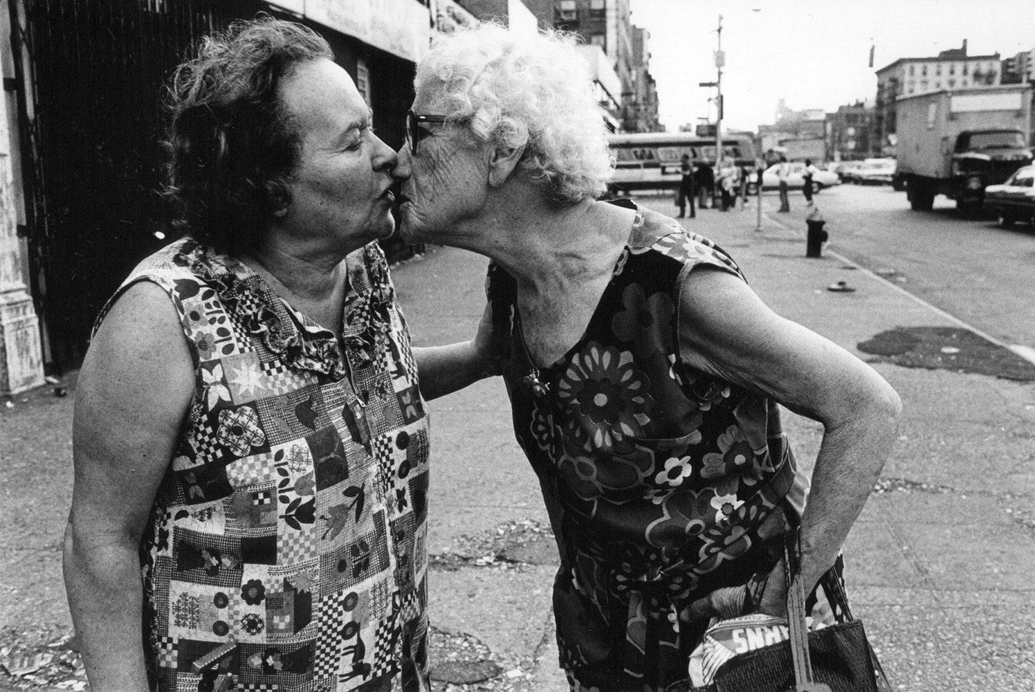 Arlene Gottfried, Mommie Kissing Bubbie, Delancey St., 1979