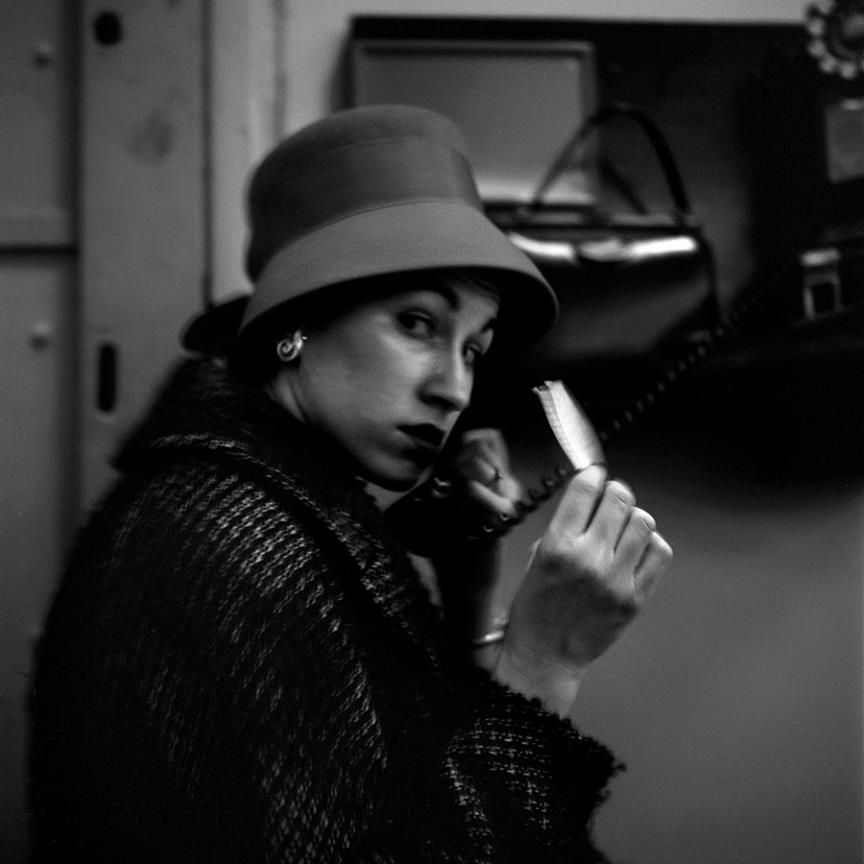 Vivian Maier Untitled Tirage gélatino-argentique, posthume 30 x 30 cm Dim. papier: 40 x 50 cm