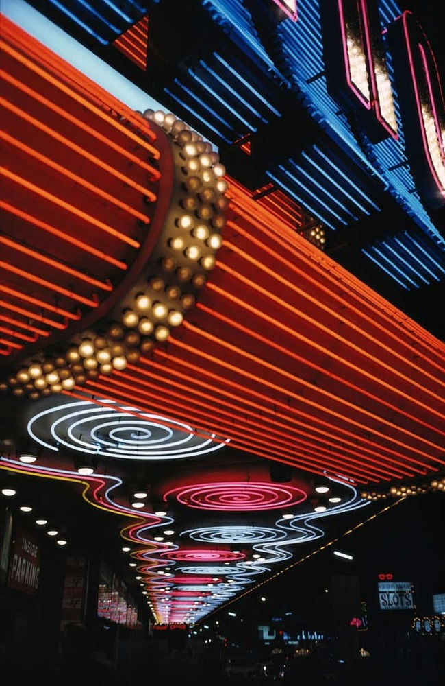 Ernst Haas Las Vegas Tirage chromogène posthume 30,4 x 46,8 cm Dim. papier: 41 x 51 cm
