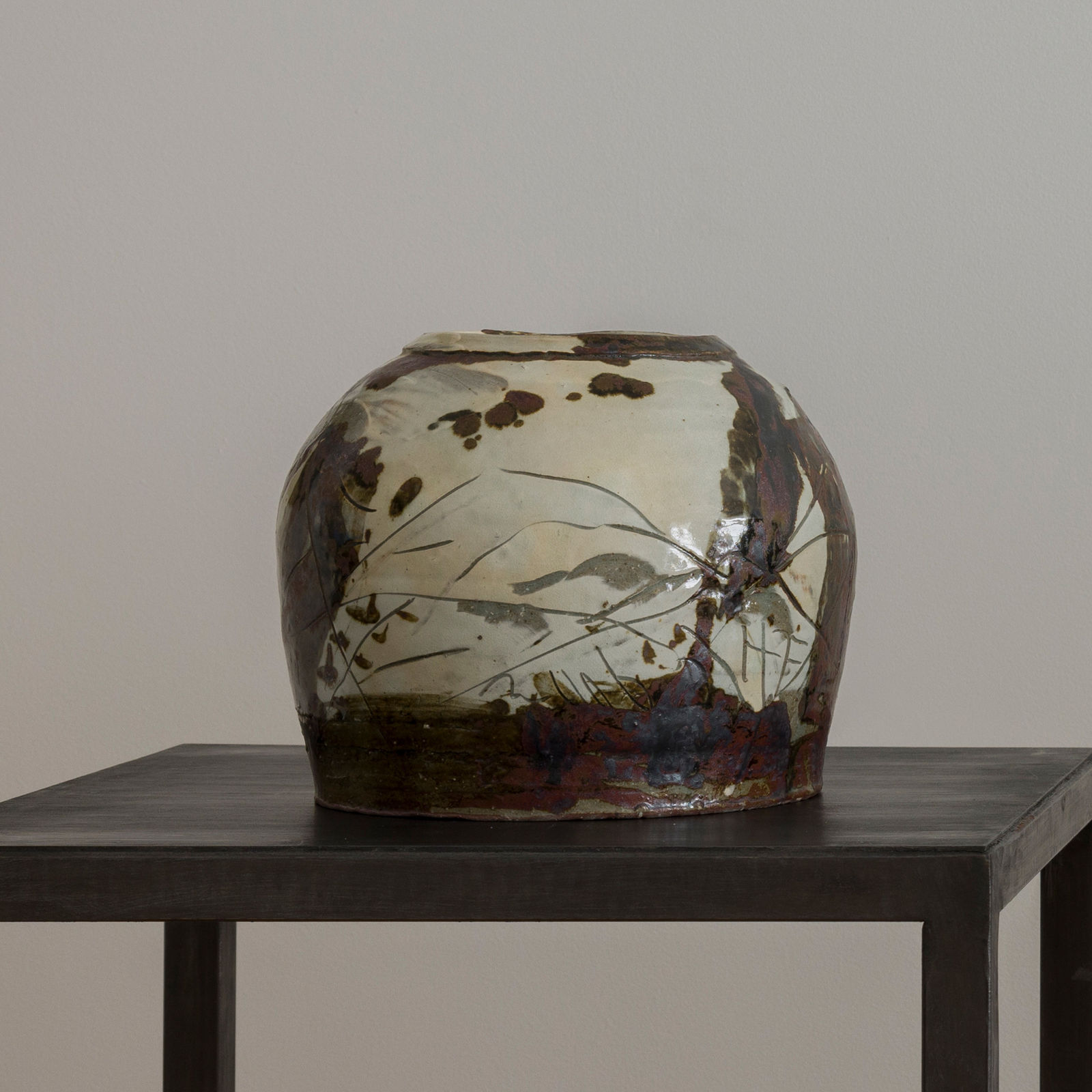 Ree Soo-jong, Iron Buncheong Jar, 2016