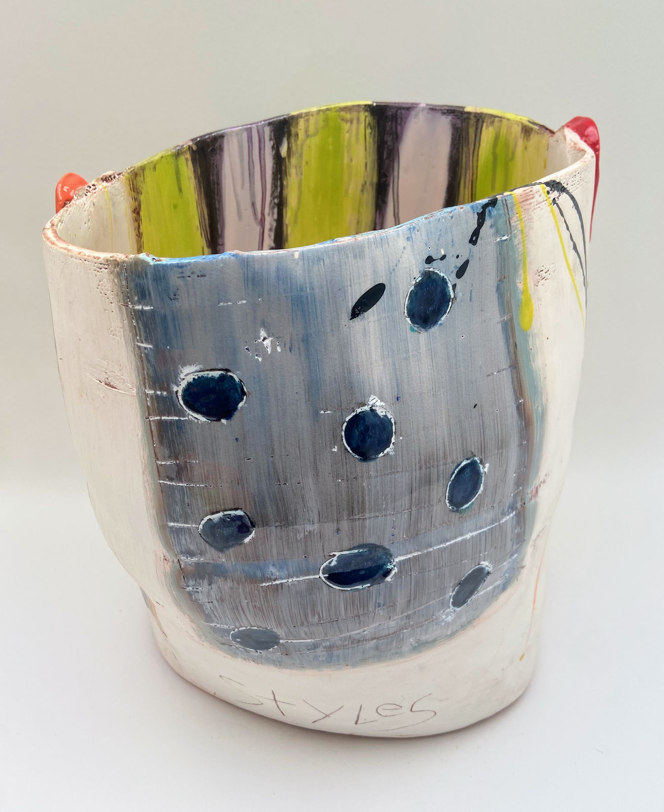 Linda Styles, Bucket shaped handbuilt vessel with red and orange flattened lugs, 2020
