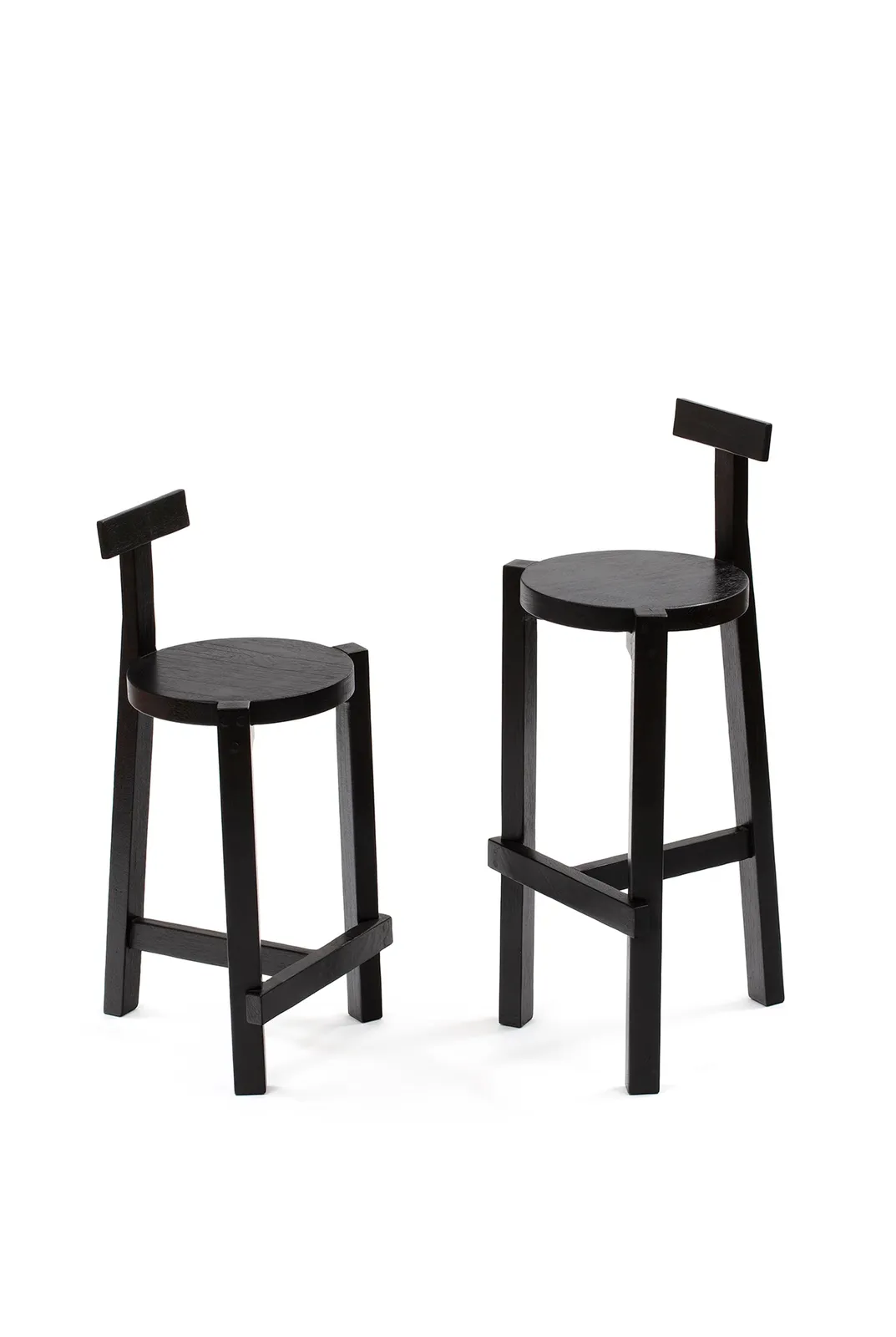 Lina Bo Bardi, Marcelo Ferraz e Marcelo Suzuki, Banqueta Girafa Carbonizada, 1986 / 2021