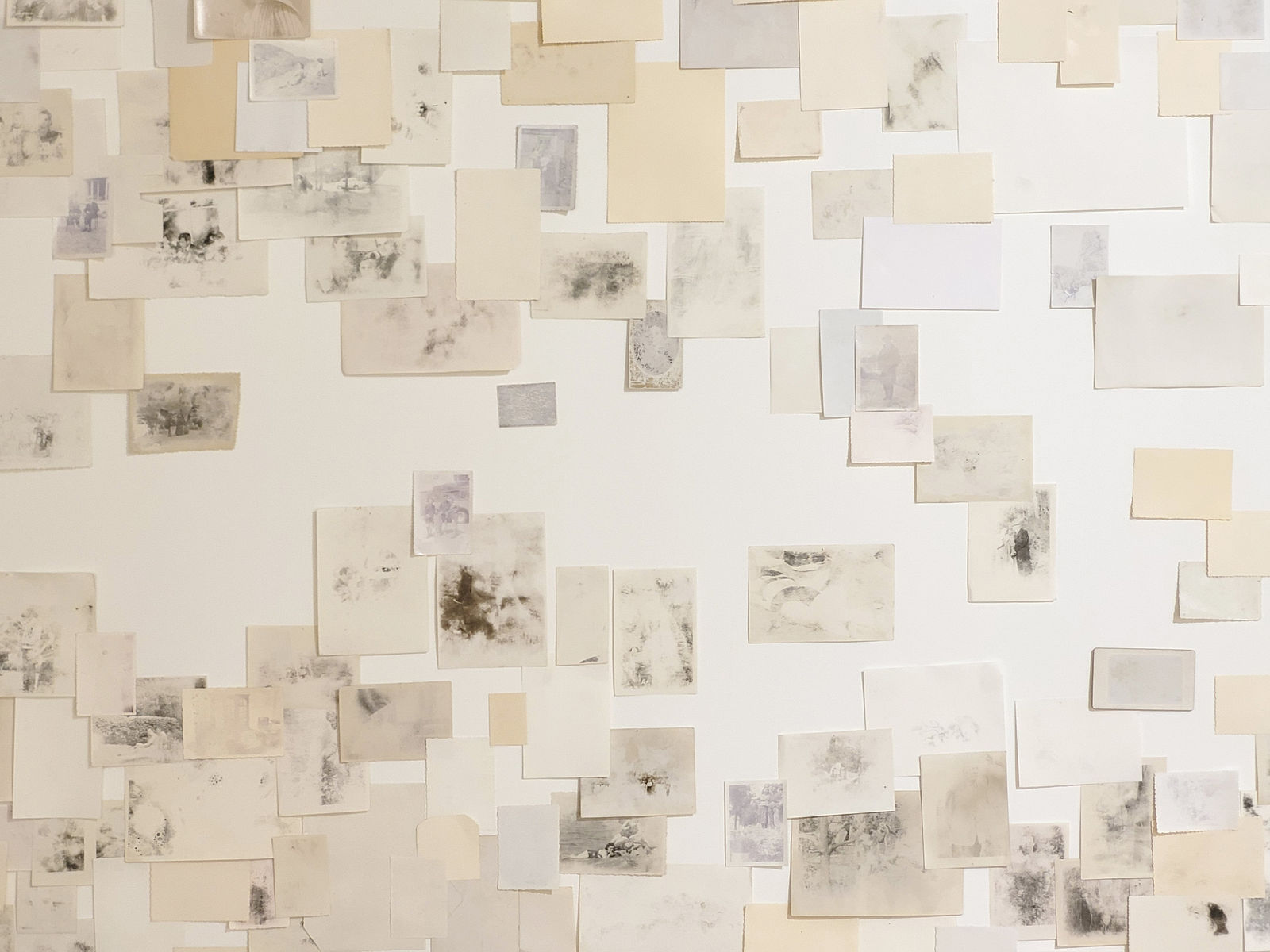 Laurent Pernot, MOVE IN A STRAIGHT LINE IN A WORLD WHERE EVERYTHING, AS LONG AS IT MOVES, MOVES IN A CYCLIC ORDER, 2015