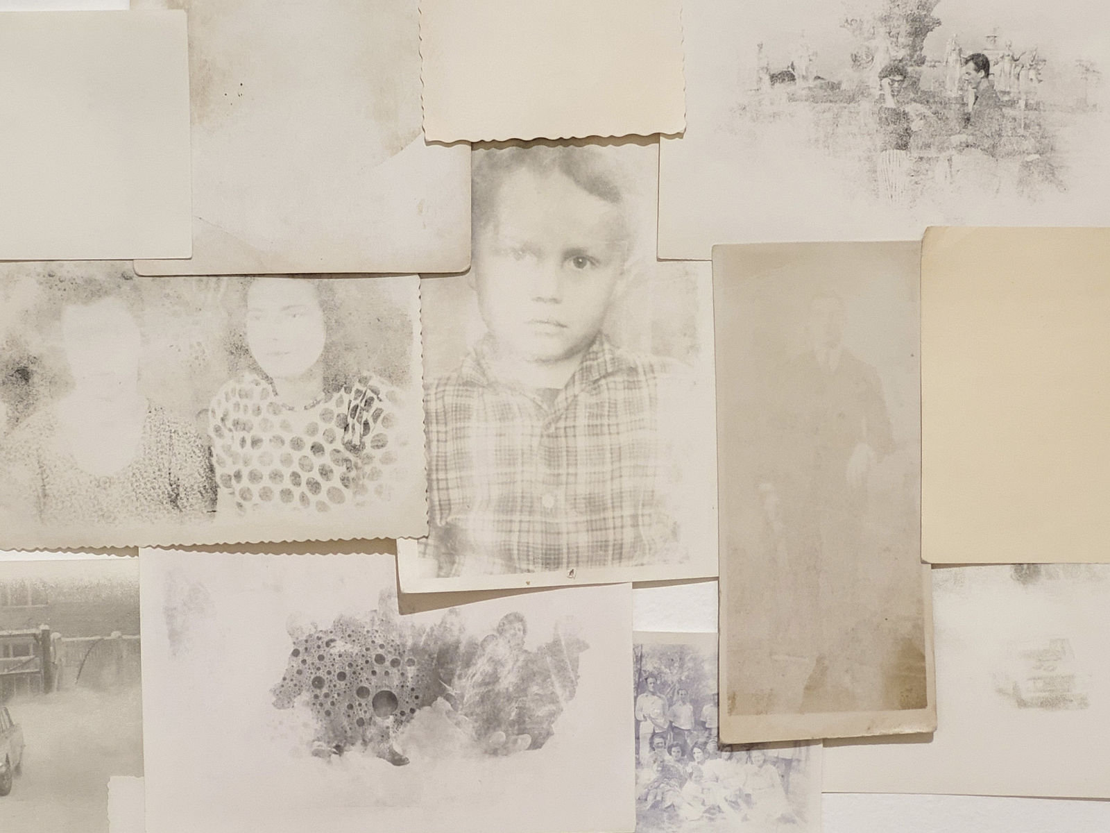 Laurent Pernot, MOVE IN A STRAIGHT LINE IN A WORLD WHERE EVERYTHING, AS LONG AS IT MOVES, MOVES IN A CYCLIC ORDER, 2015