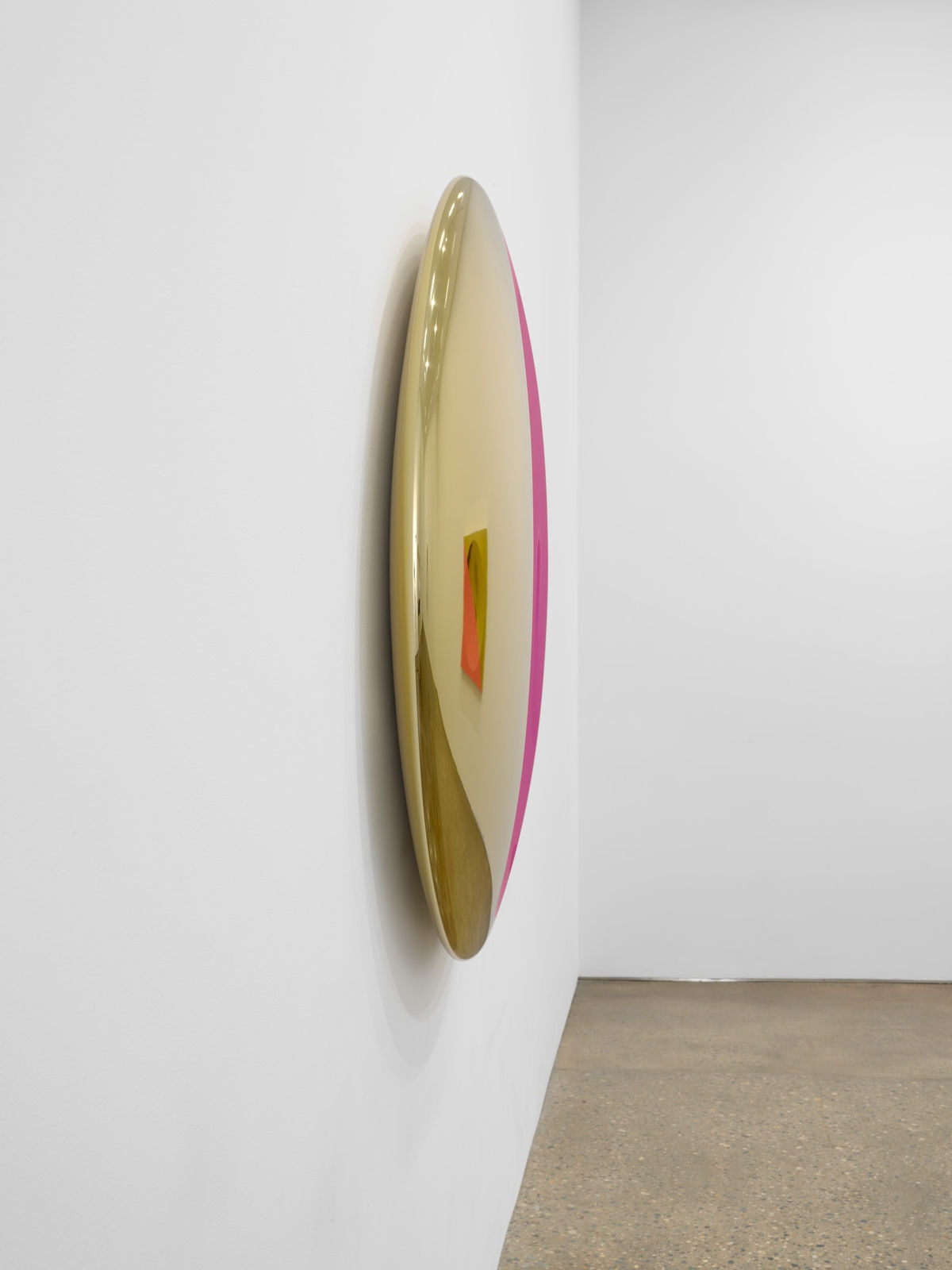 Mark Eisen, Gold disc with concave fuchsia ellipse, 2022