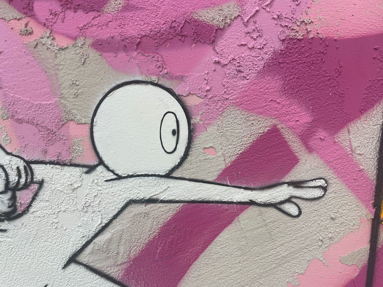 Kaï, Finish Line pink (Cement on canvas), 2019