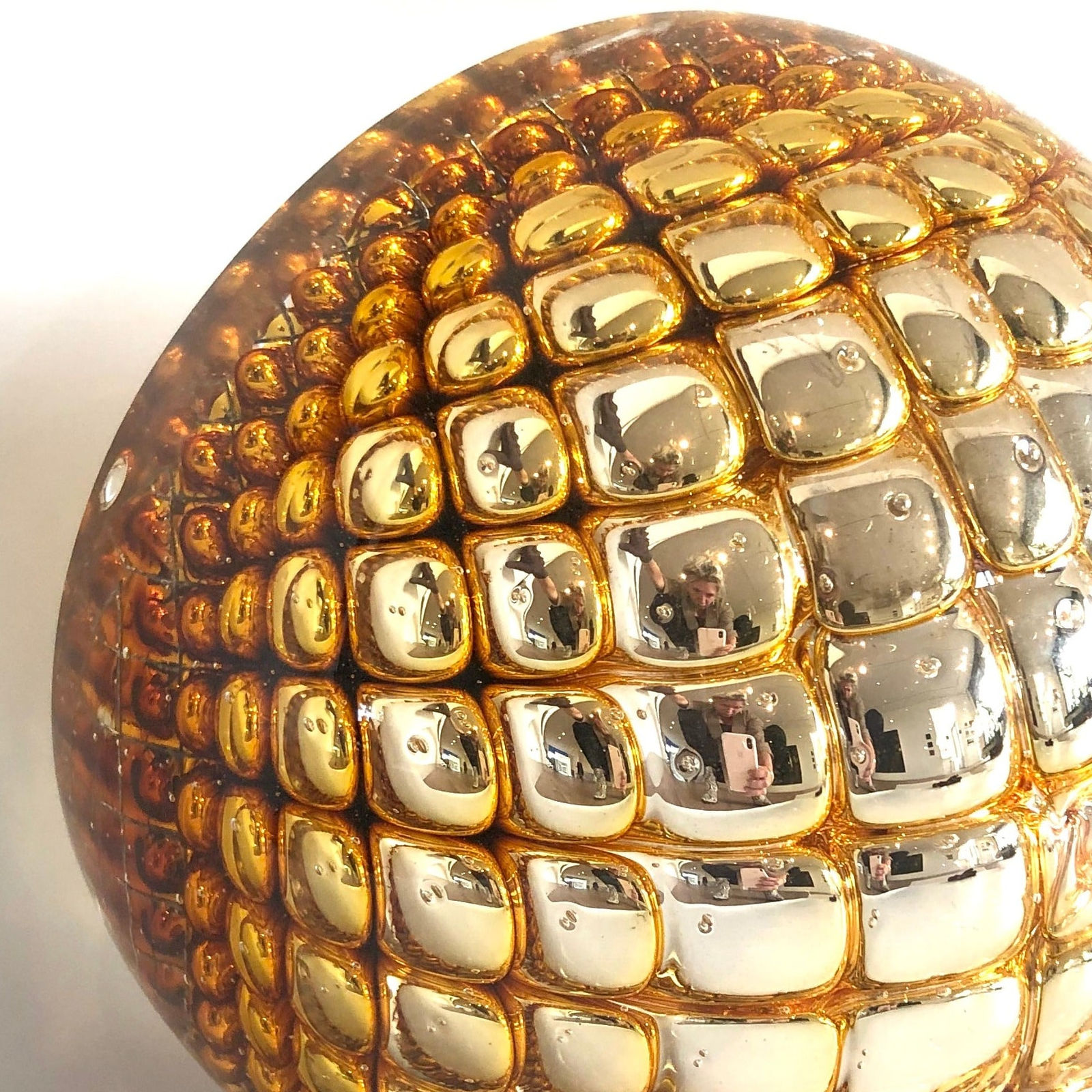 Arnout Visser, Explosion Sphere Gold (standing), 2019