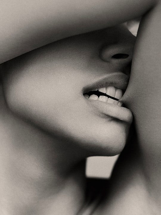 Neeltje de Vries, Addict, 2024