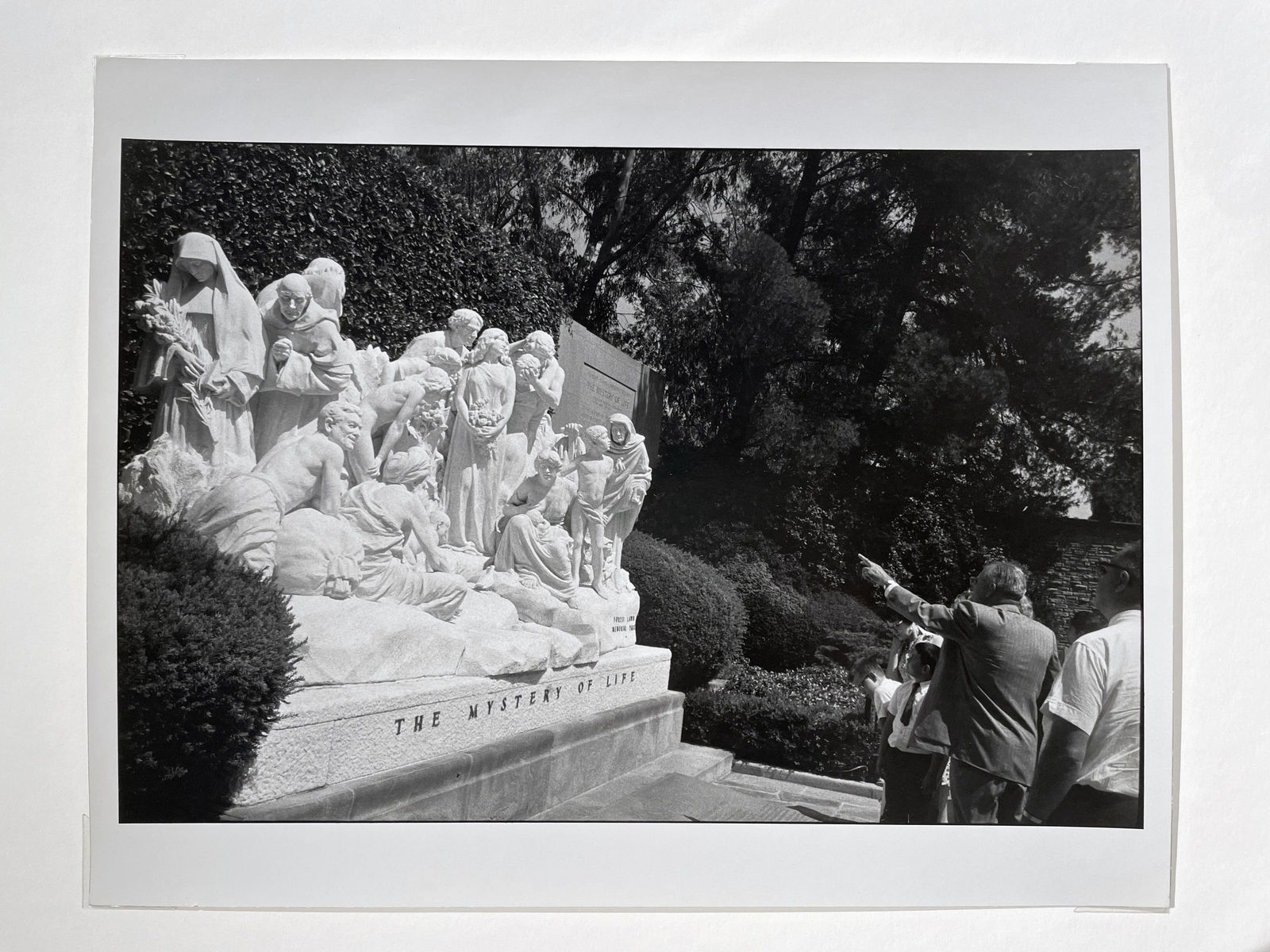 Garry Winogrand, Forest Lawn Cemetery, Los Angeles, 1964