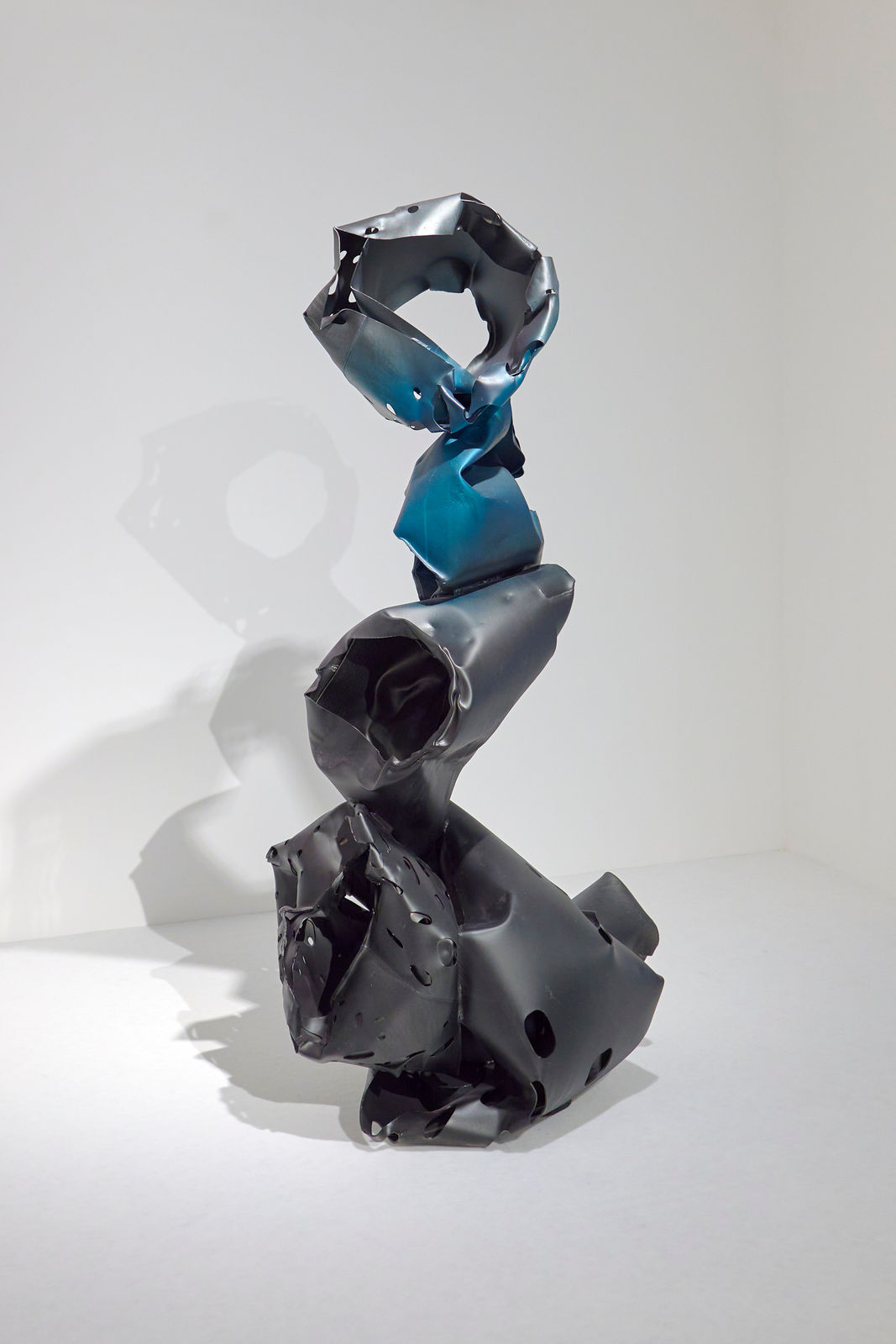 Arne Quinze, Chroma Lupine (blue & black), 2024