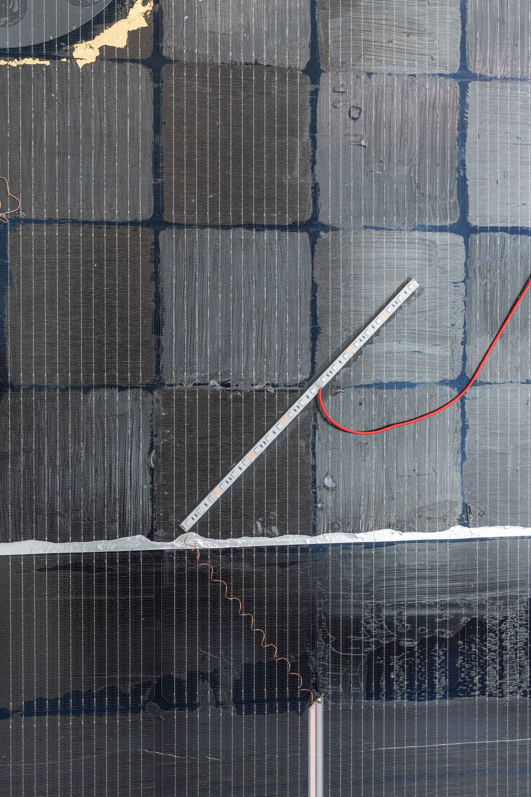 Haroon Mirza, Solar Powered LED Circuit Composition 41 (Genzken & Richter), 2021