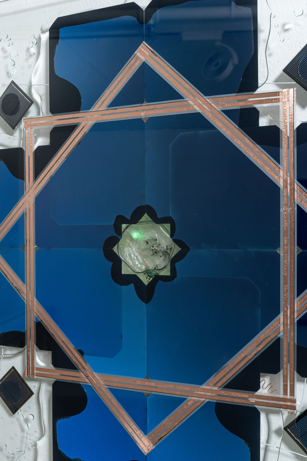 Haroon Mirza, Ogdoad i, 2023