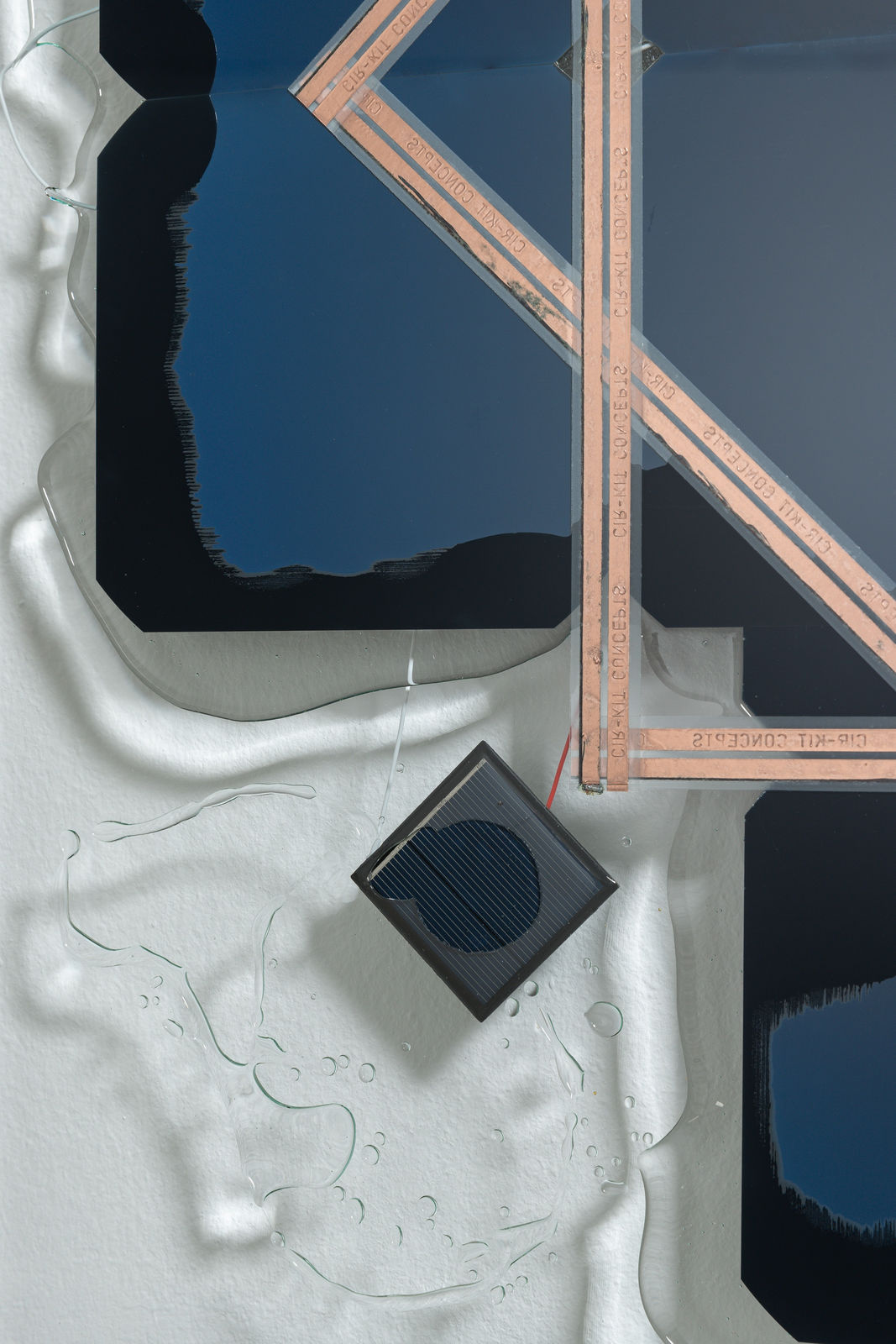 Haroon Mirza, Ogdoad i, 2023