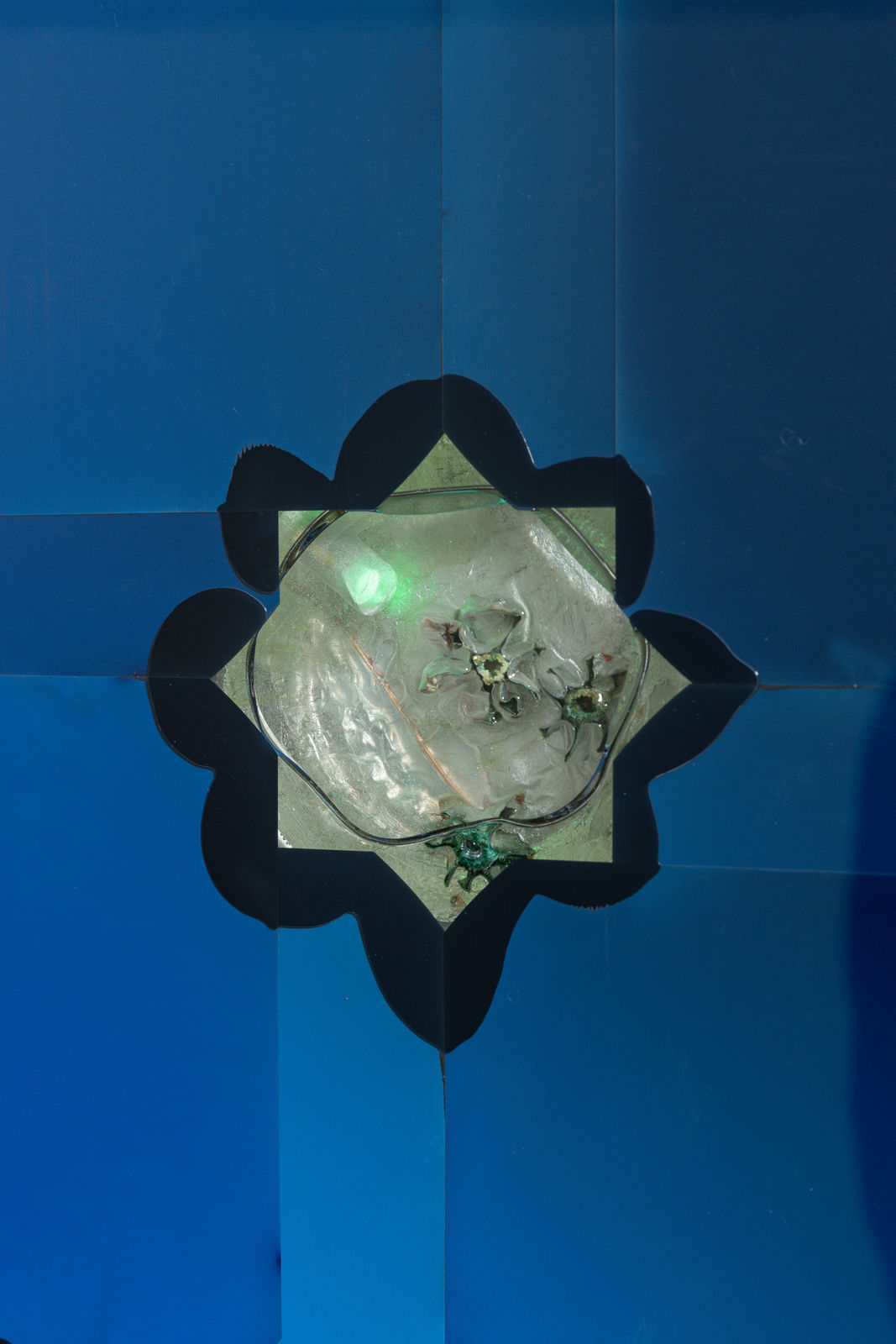 Haroon Mirza, Ogdoad i, 2023