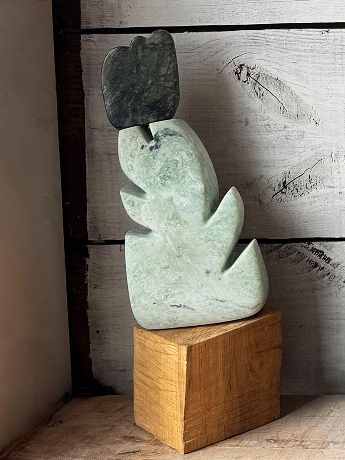 Nadia Yaron, Jade flower, 2025