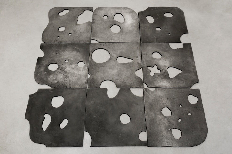 Adriano Costa, Floor Piece / Black Swiss, 2015