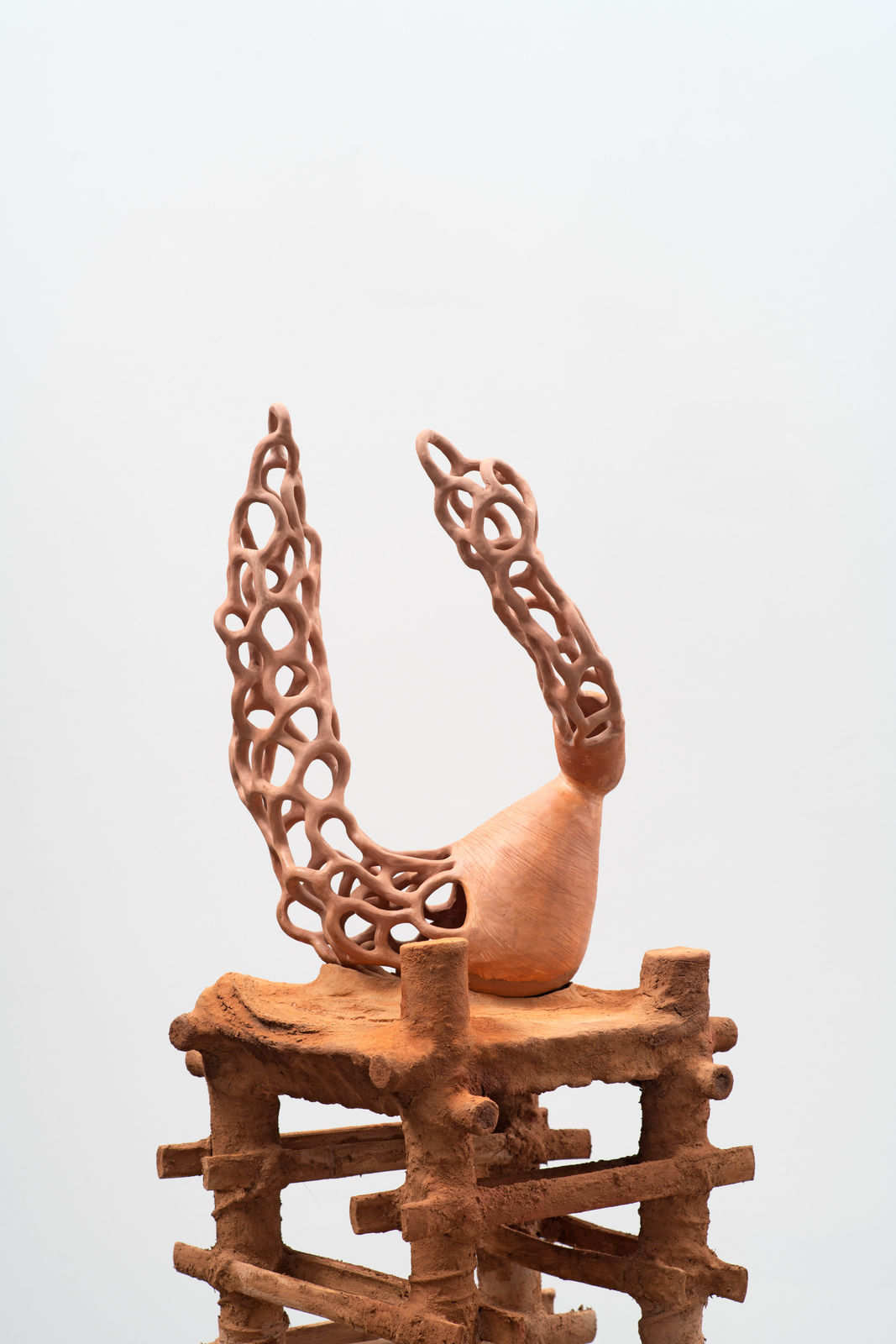 Josi, oleira, from the series: rastapé | oleira, da série: rastapé, 2024