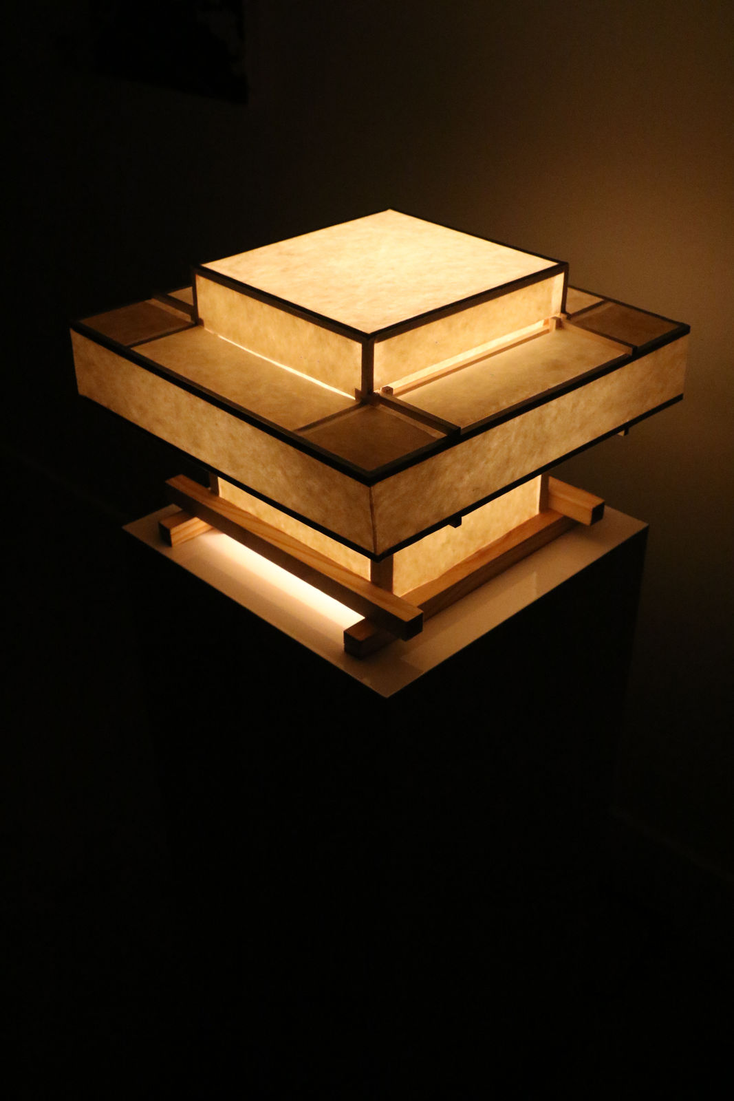 Tomas Schugurensky, Plaid Lamp, 2025